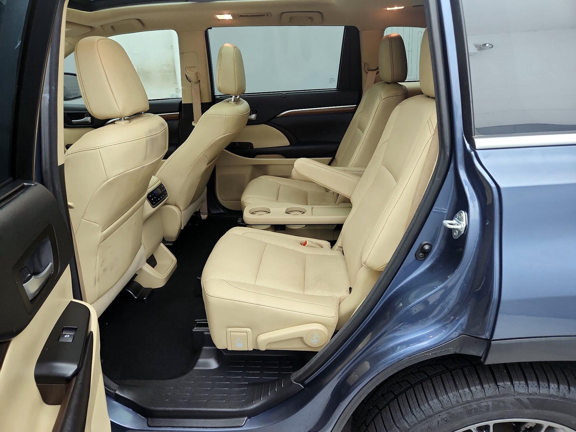Thumbnail: 2017 Toyota Highlander - 20