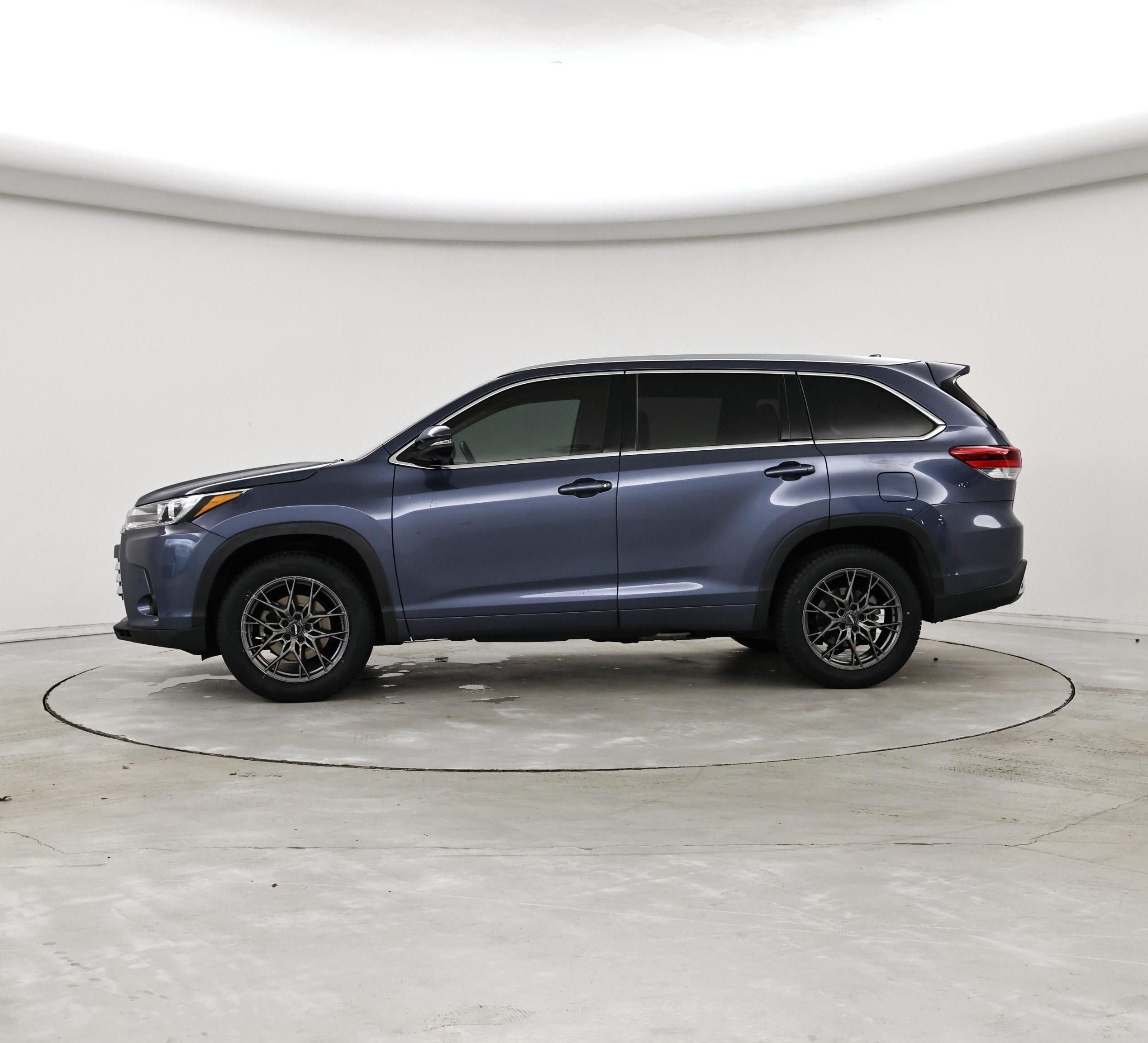 Thumbnail: 2017 Toyota Highlander - 3