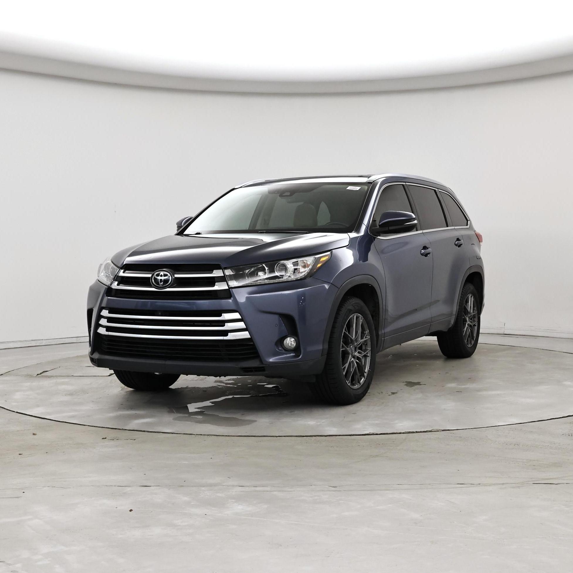 Thumbnail: 2017 Toyota Highlander - 4
