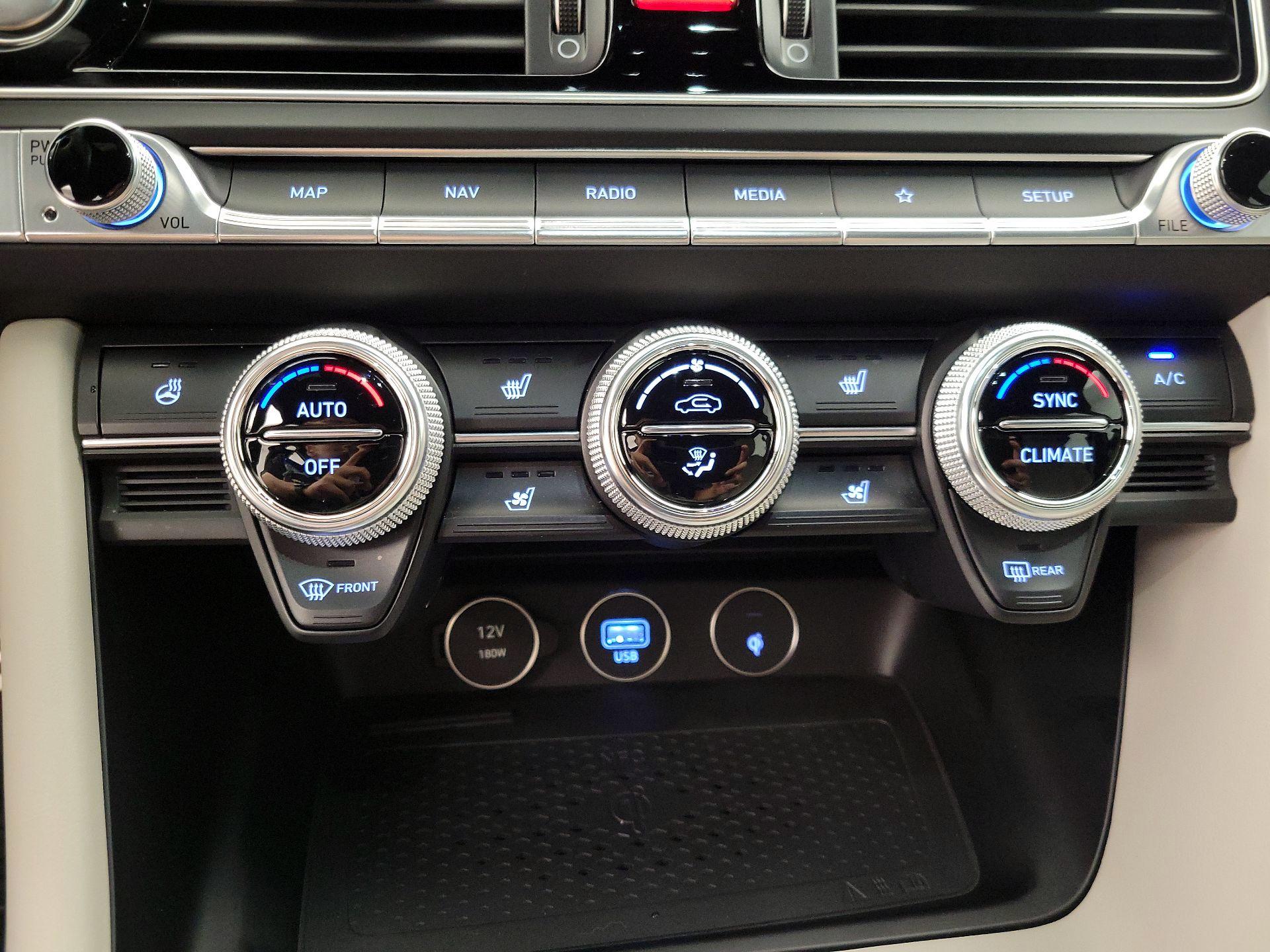 Thumbnail: 2023 Genesis G70 - 16
