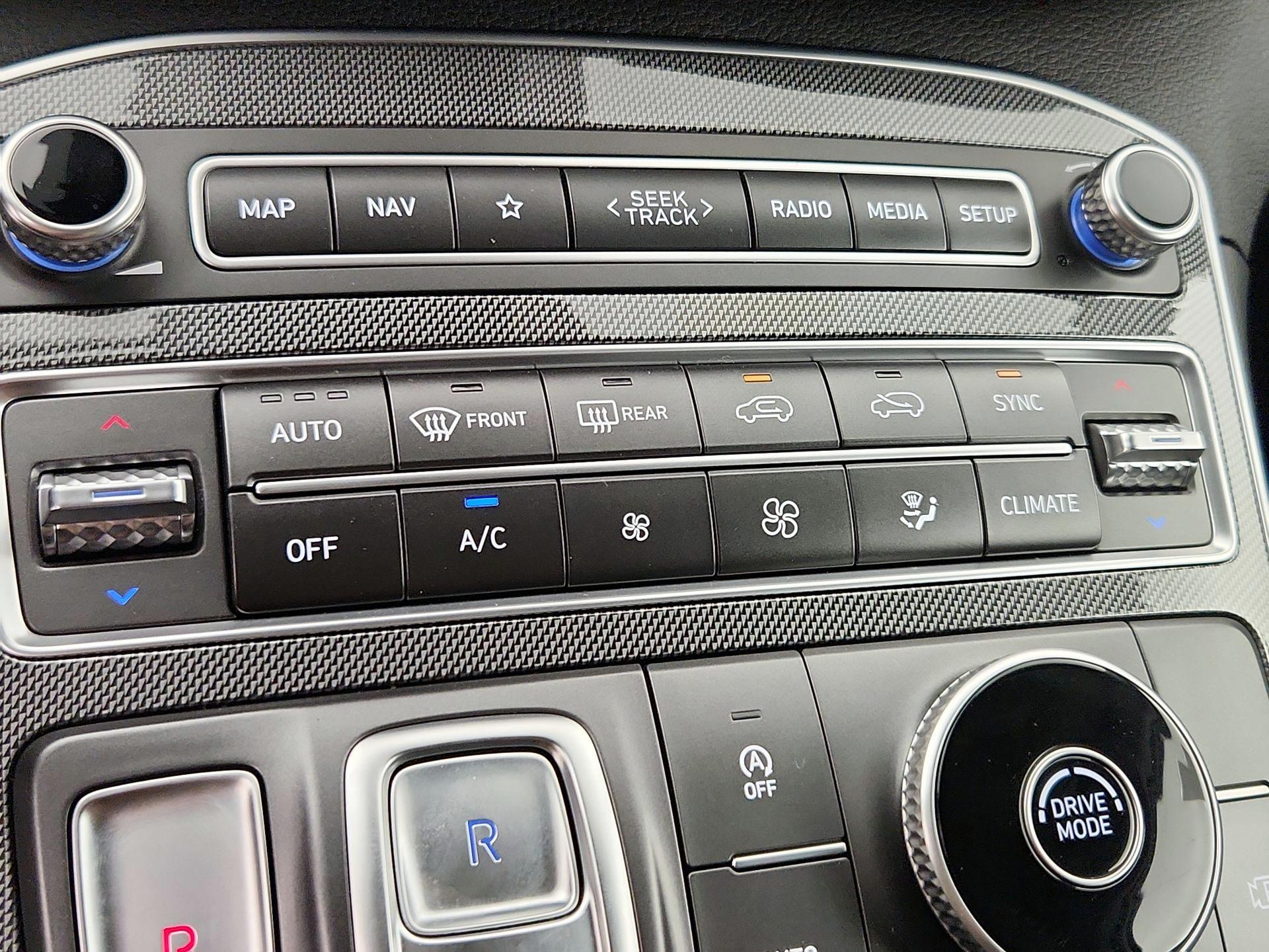 Thumbnail: 2023 Hyundai Santa Fe - 17