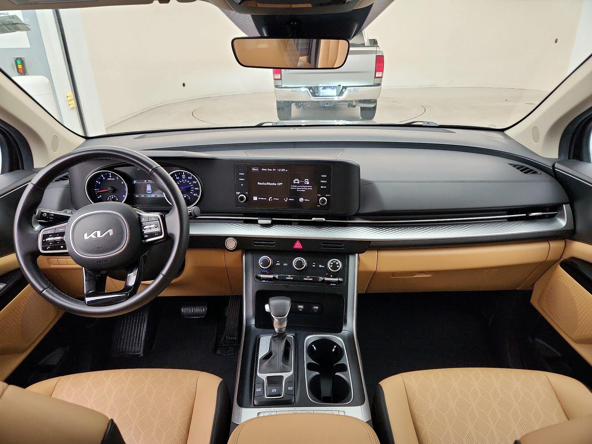 Thumbnail: 2024 Kia Carnival - 9