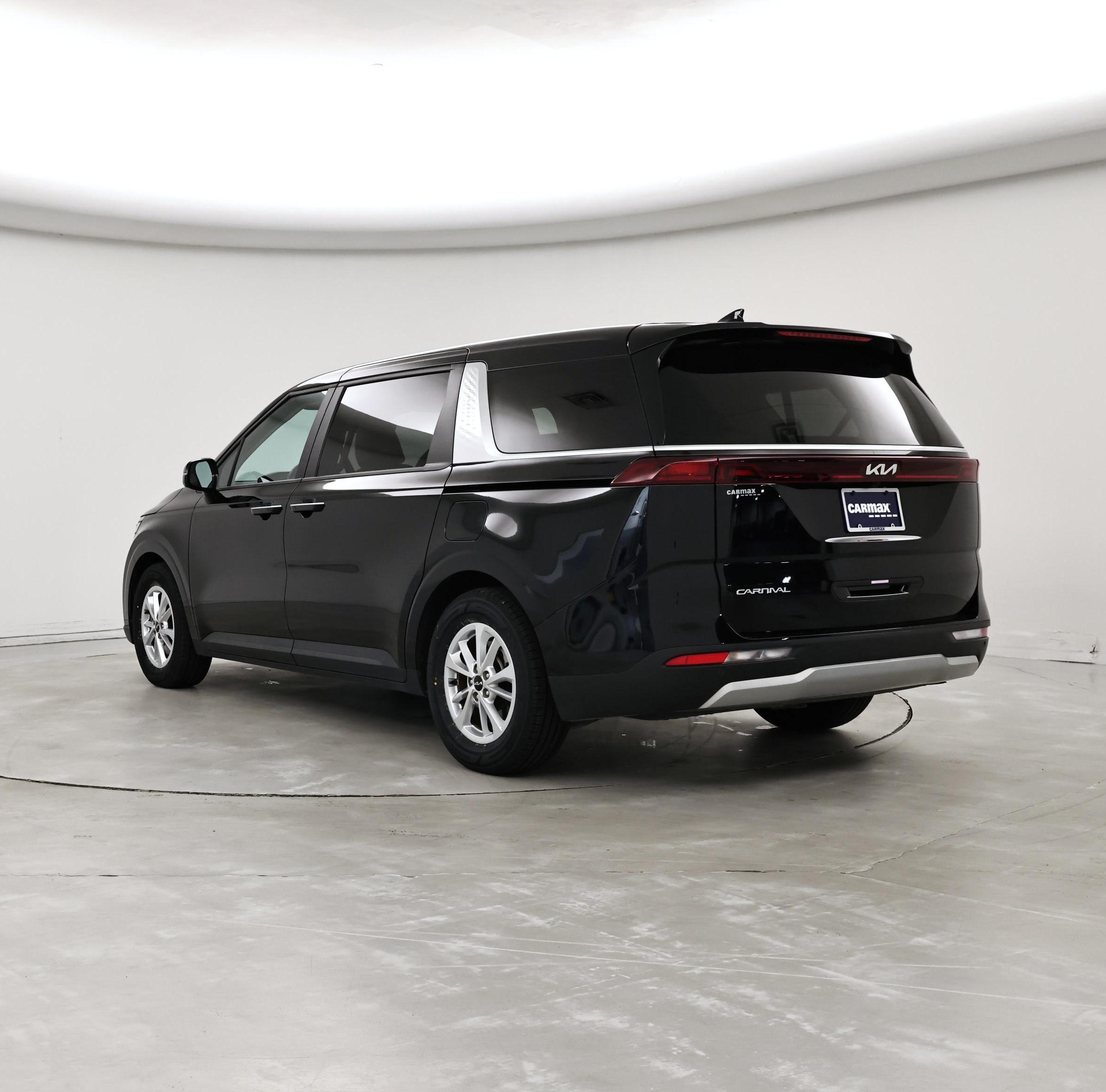 Thumbnail: 2024 Kia Carnival - 2