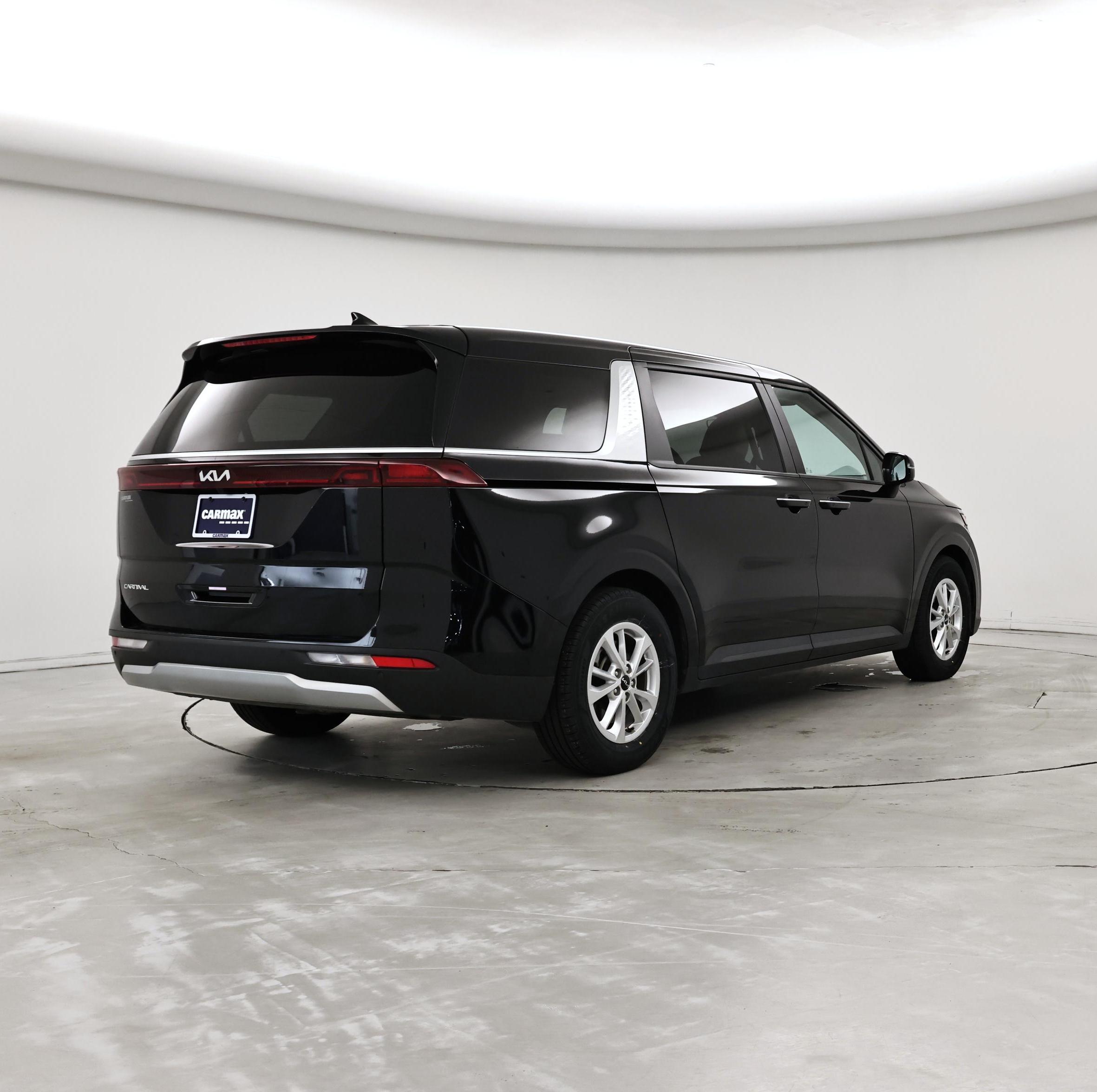 Thumbnail: 2024 Kia Carnival - 8
