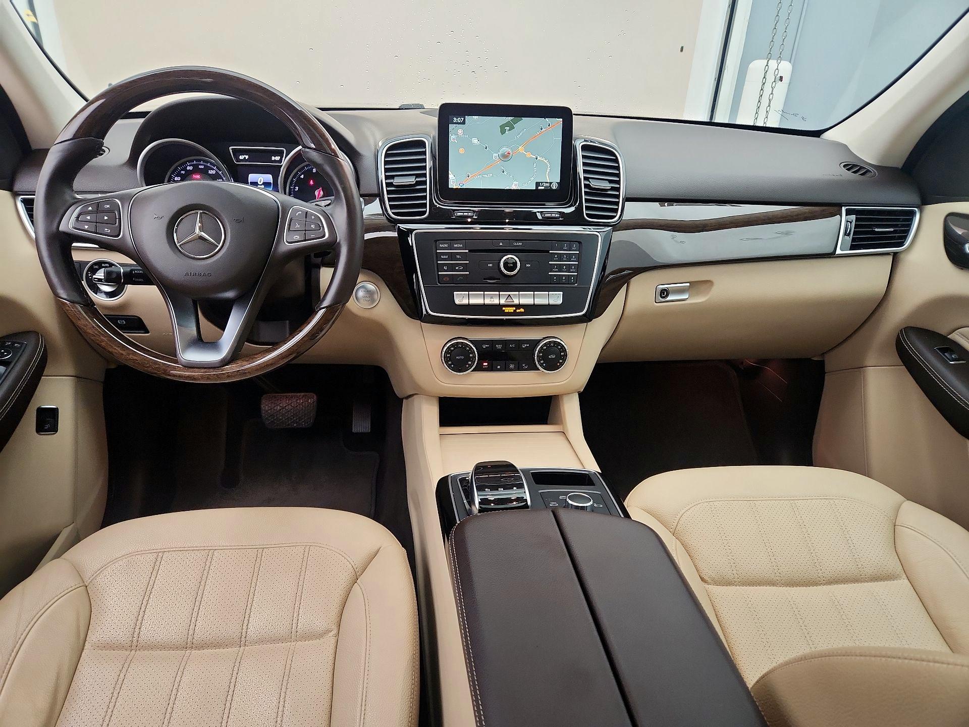 Thumbnail: 2016 Mercedes-Benz GLE - 9