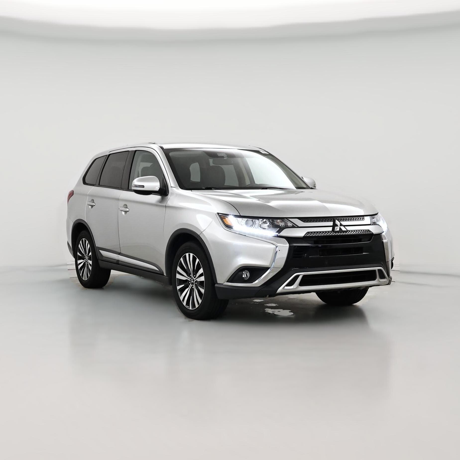 Thumbnail: 2020 Mitsubishi Outlander - 1