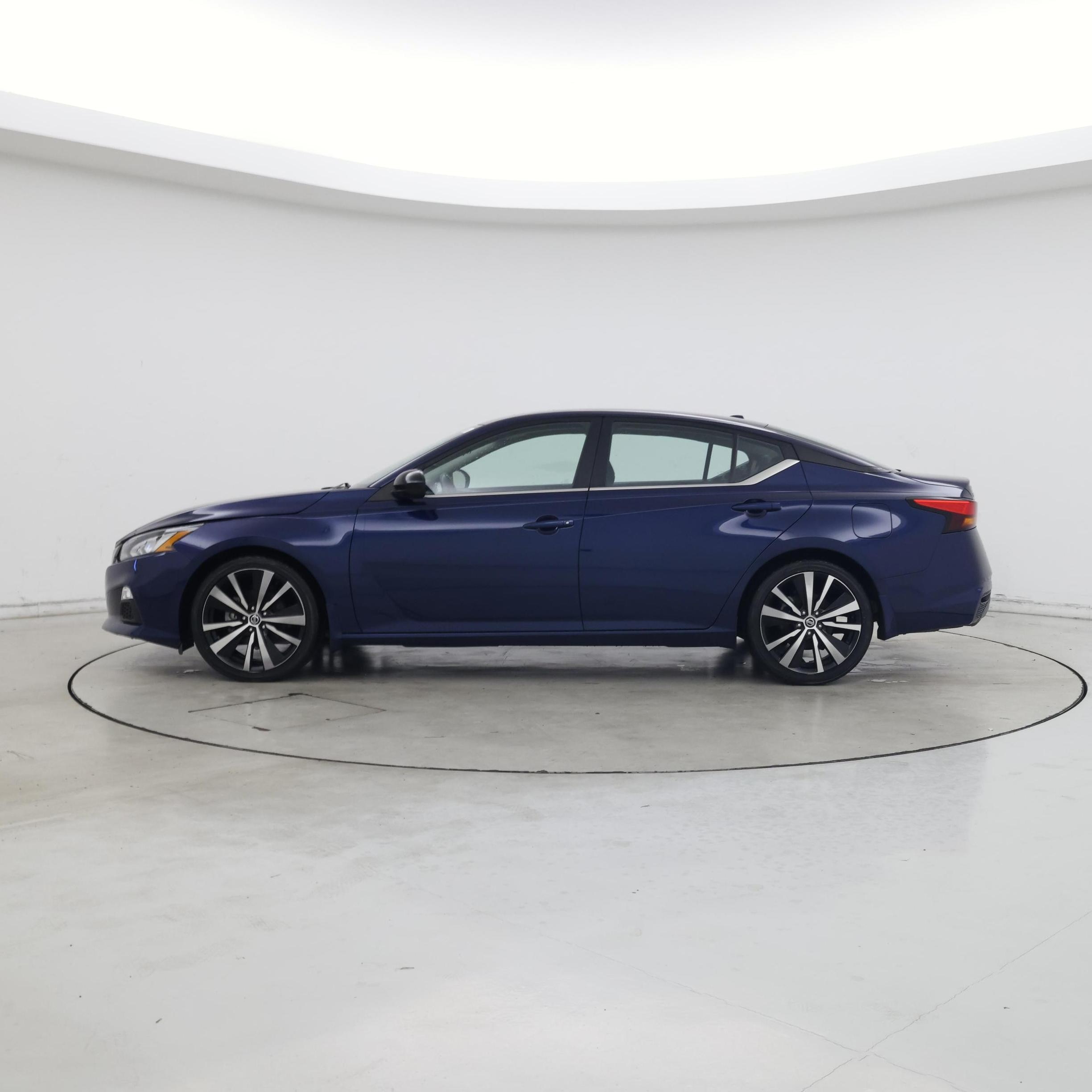 Thumbnail: 2022 Nissan Altima - 3