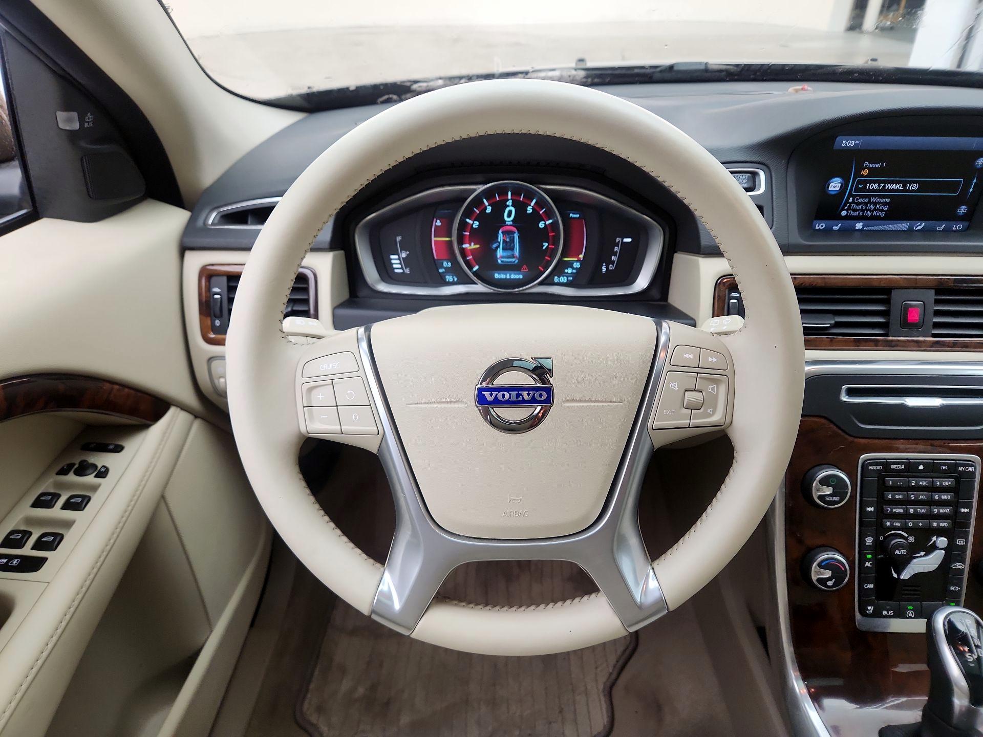 Thumbnail: 2015 Volvo XC70 - 10