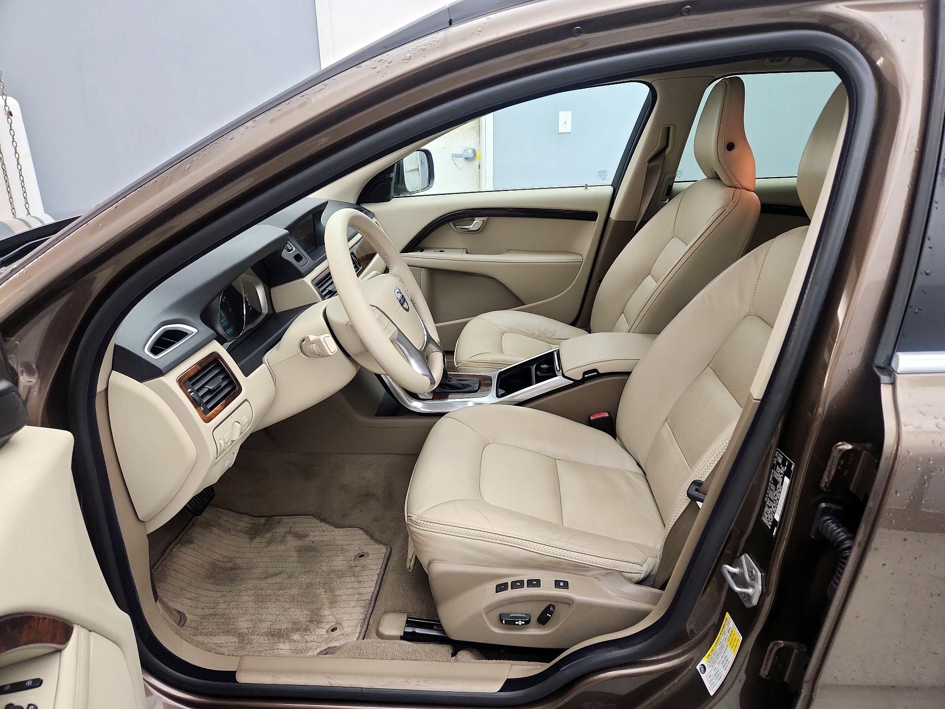 Thumbnail: 2015 Volvo XC70 - 11