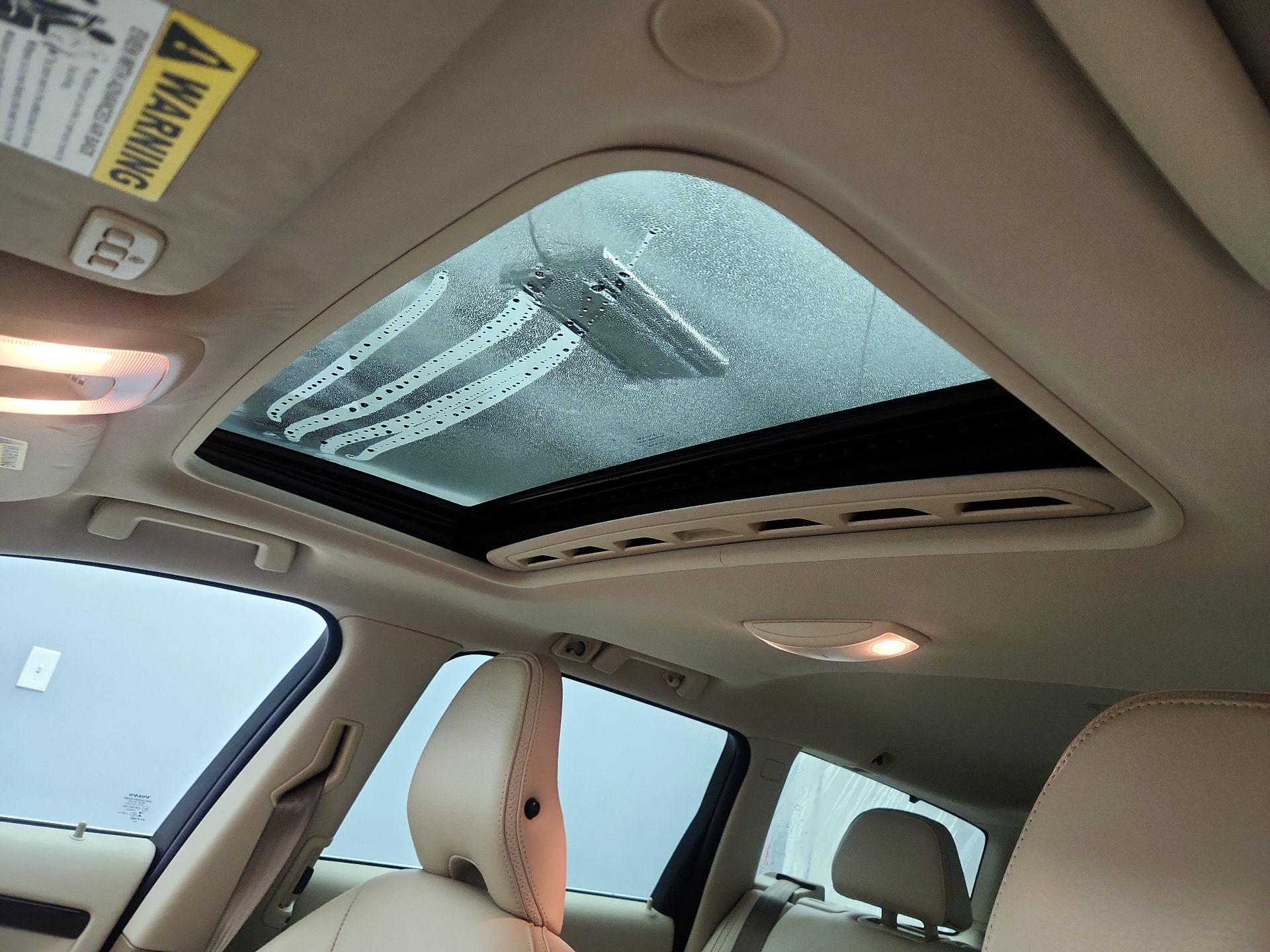 Thumbnail: 2015 Volvo XC70 - 19