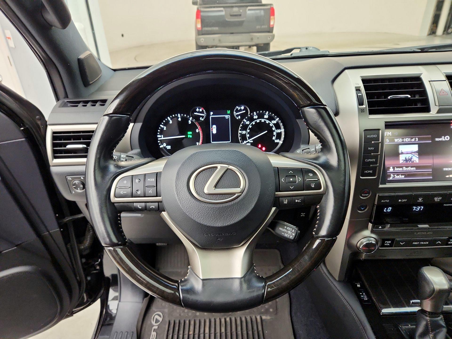 Thumbnail: 2021 Lexus GX - 10