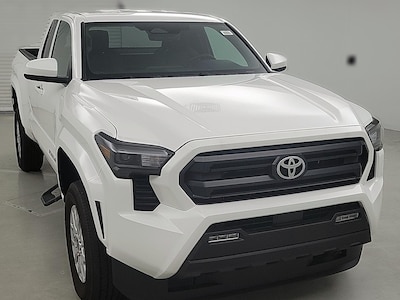 White 2024 Toyota Tacoma SR5