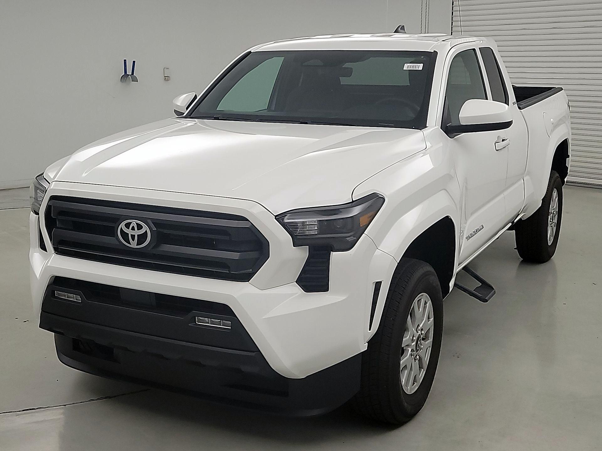 Thumbnail: 2024 Toyota Tacoma - 3