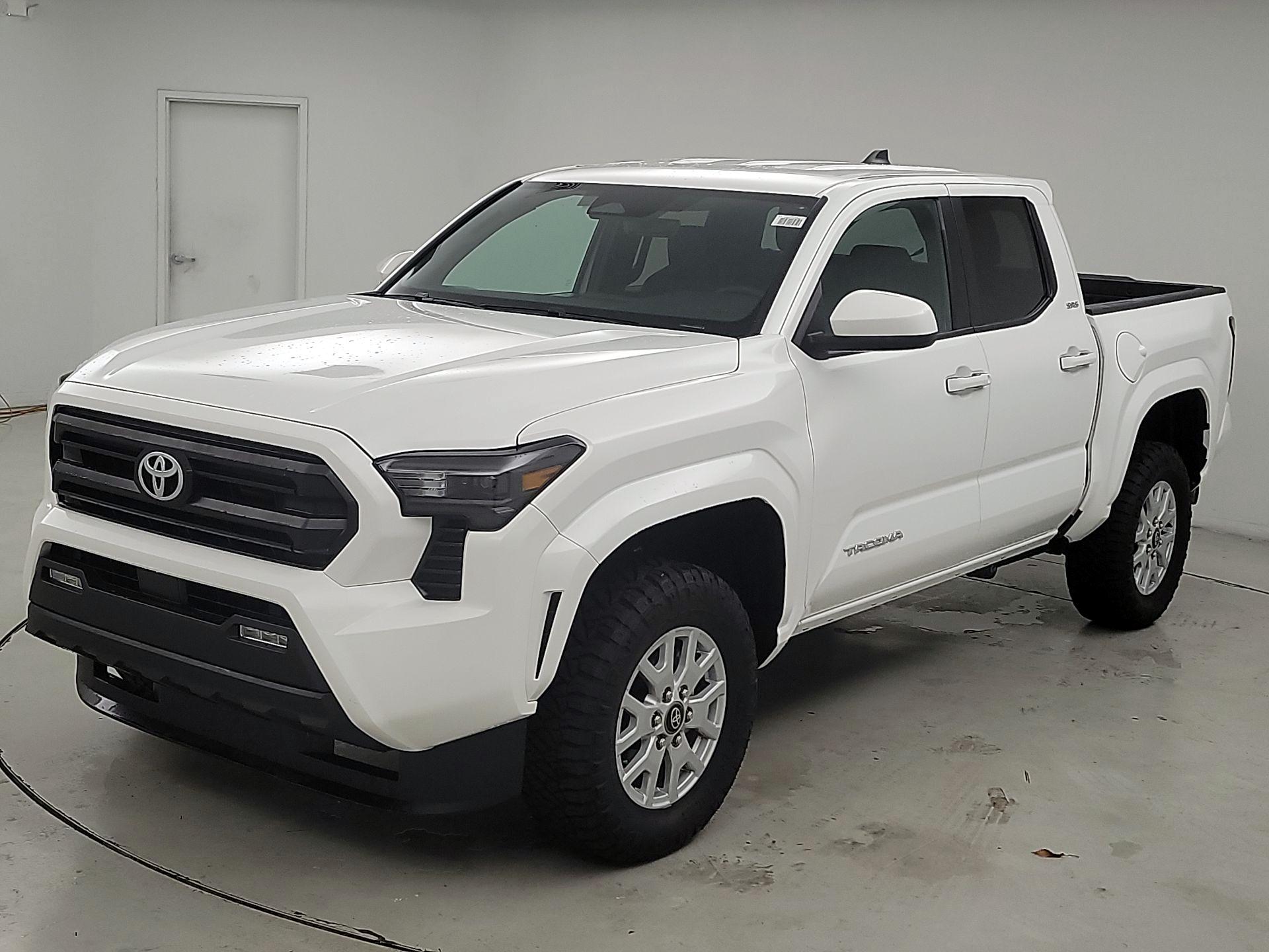 Thumbnail: 2024 Toyota Tacoma - 3
