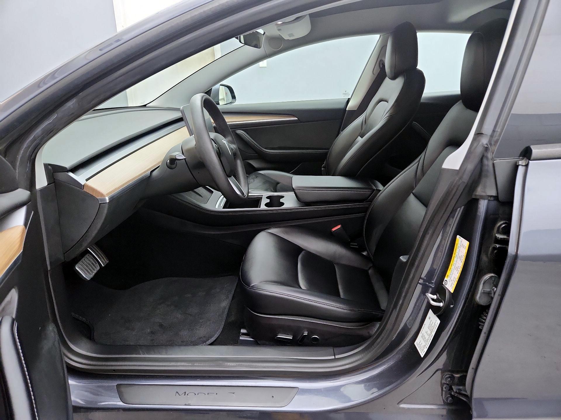 Thumbnail: 2021 Tesla Model 3 - 11