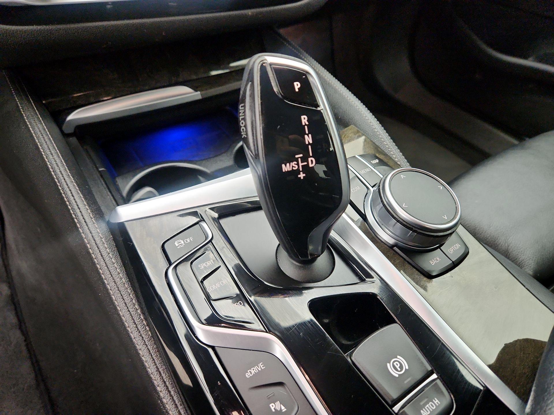 Thumbnail: 2018 BMW 5 Series - 18