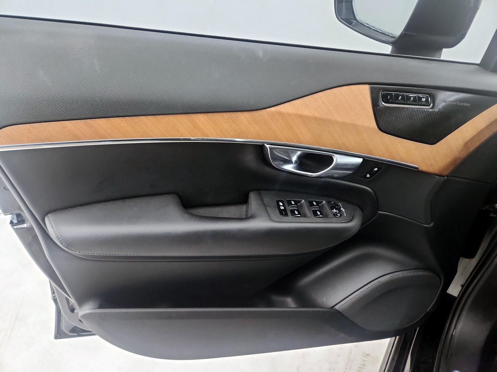 Thumbnail: 2023 Volvo XC90 - 12