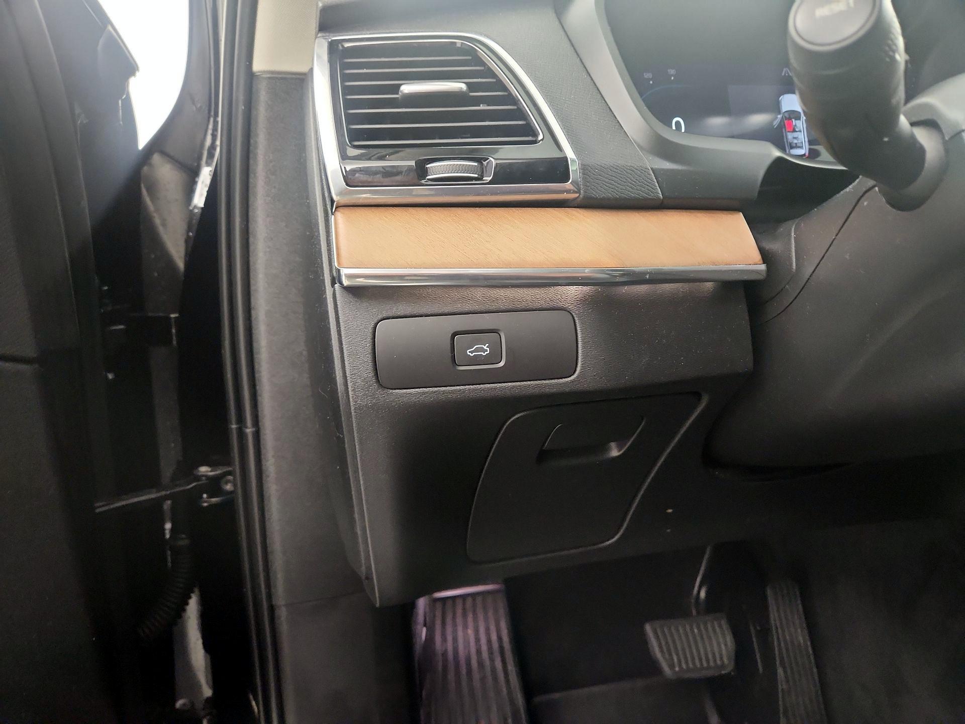 Thumbnail: 2023 Volvo XC90 - 13