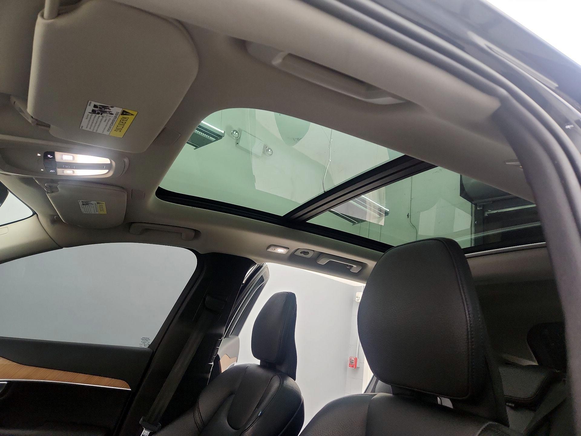 Thumbnail: 2023 Volvo XC90 - 20