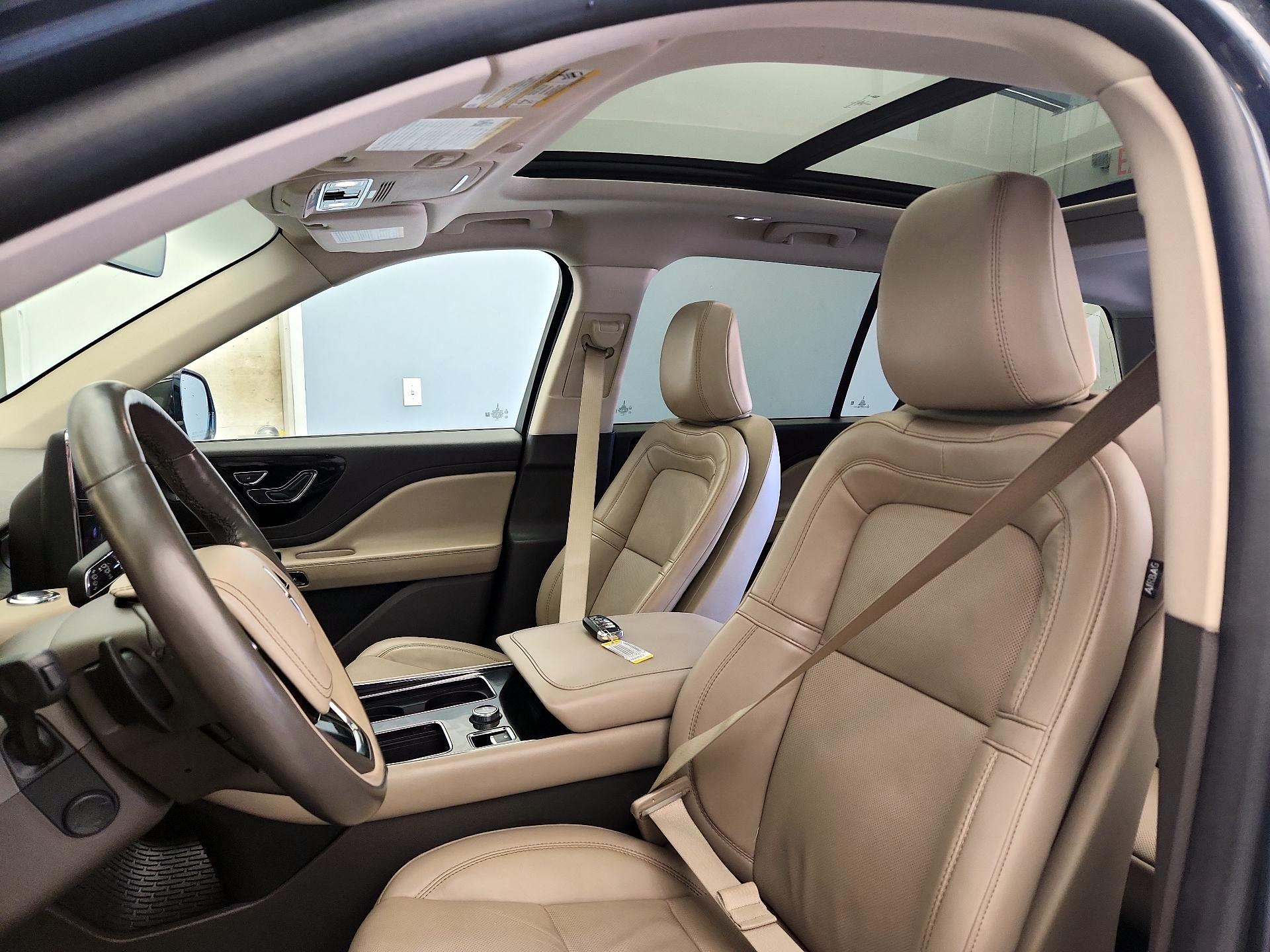 Thumbnail: 2022 Lincoln Aviator - 19