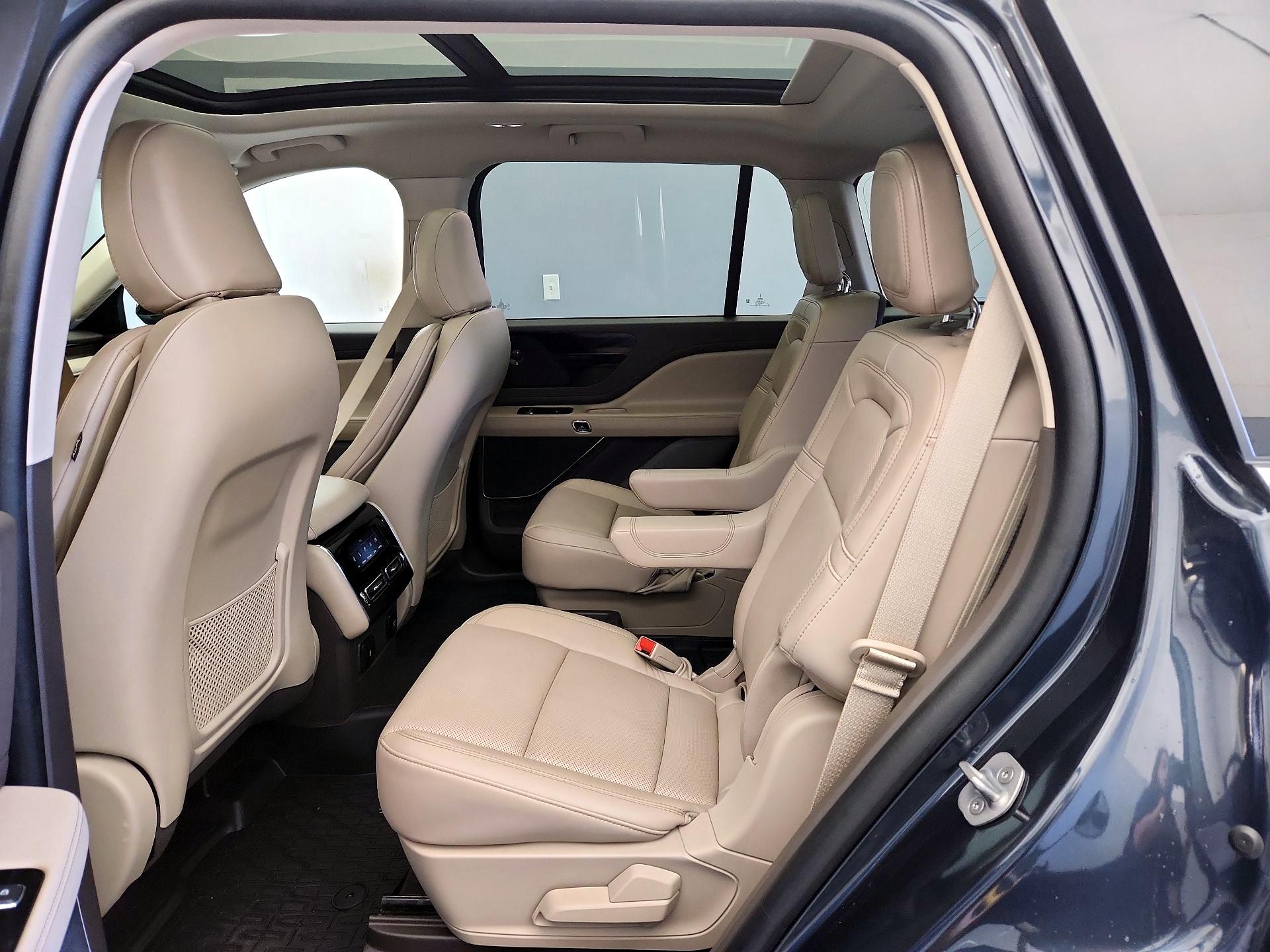 Thumbnail: 2022 Lincoln Aviator - 20