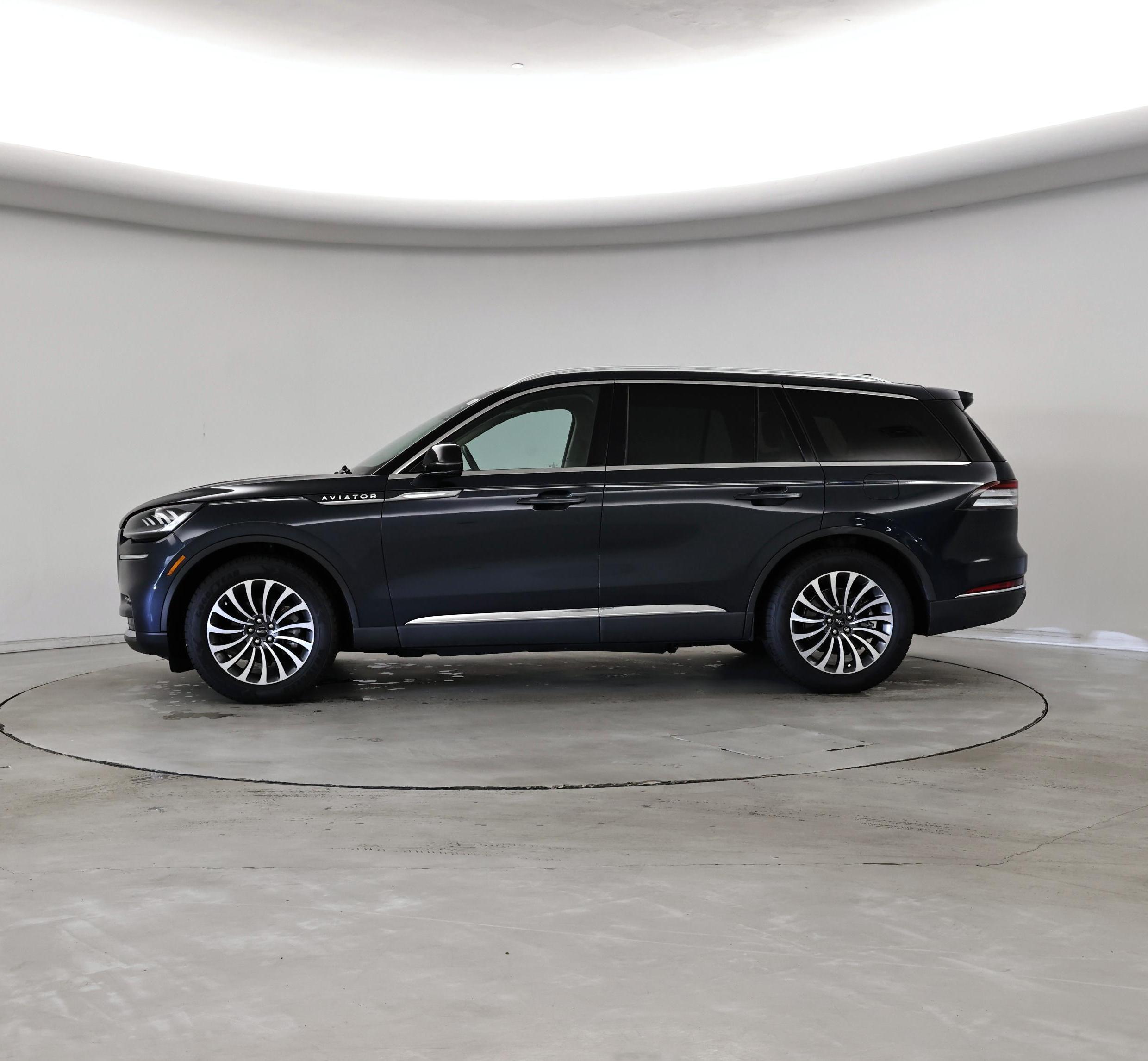 Thumbnail: 2022 Lincoln Aviator - 3