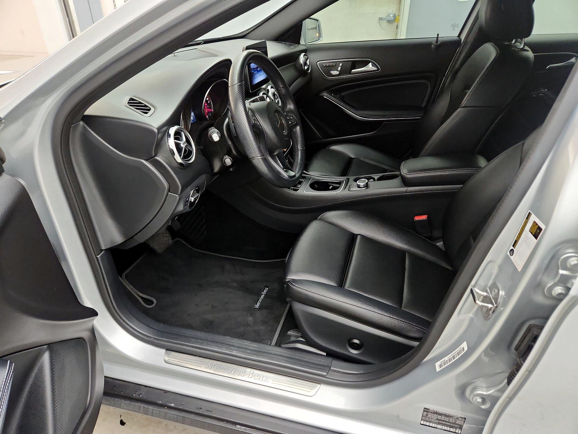 Thumbnail: 2019 Mercedes-Benz GLA - 11