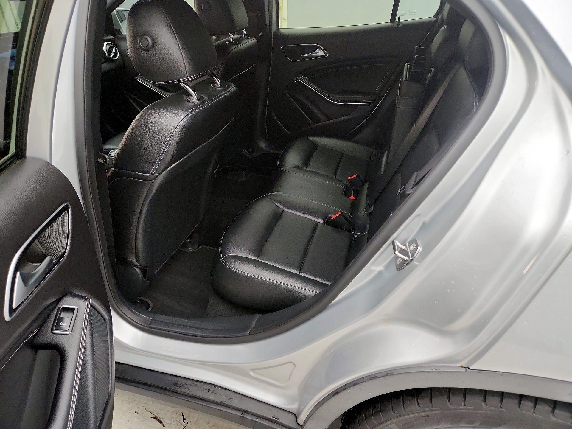 Thumbnail: 2019 Mercedes-Benz GLA - 19