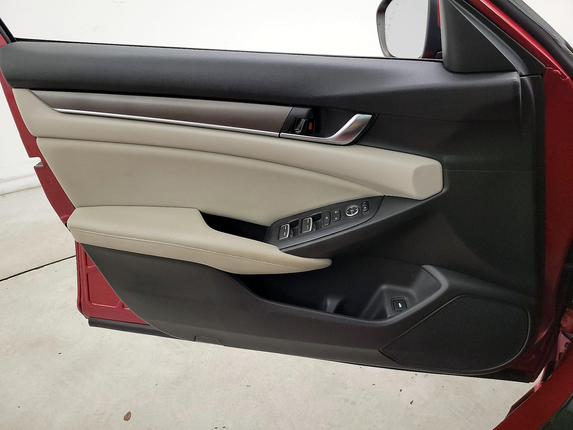 Thumbnail: 2018 Honda Accord - 12