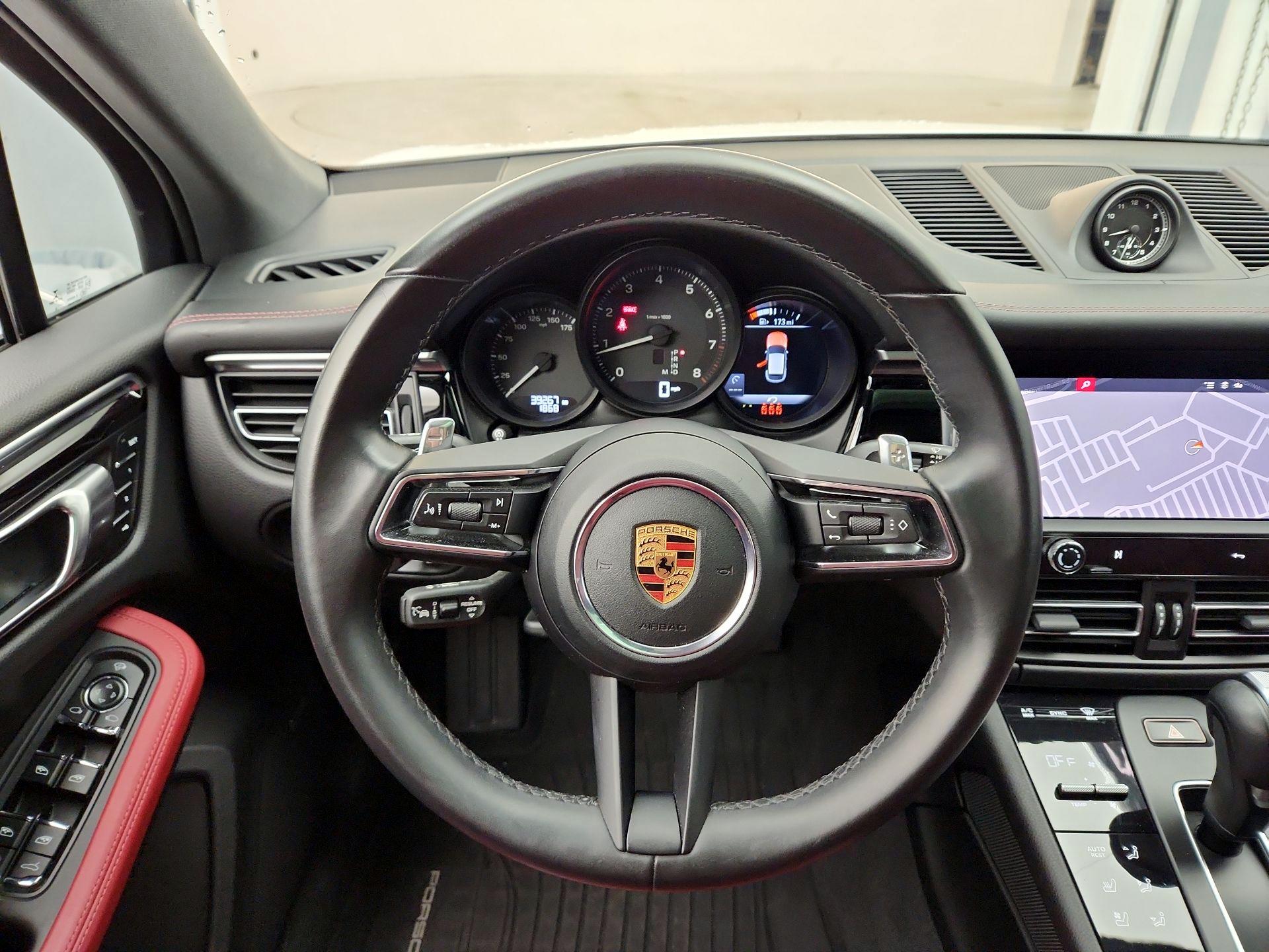 Thumbnail: 2022 Porsche Macan - 10