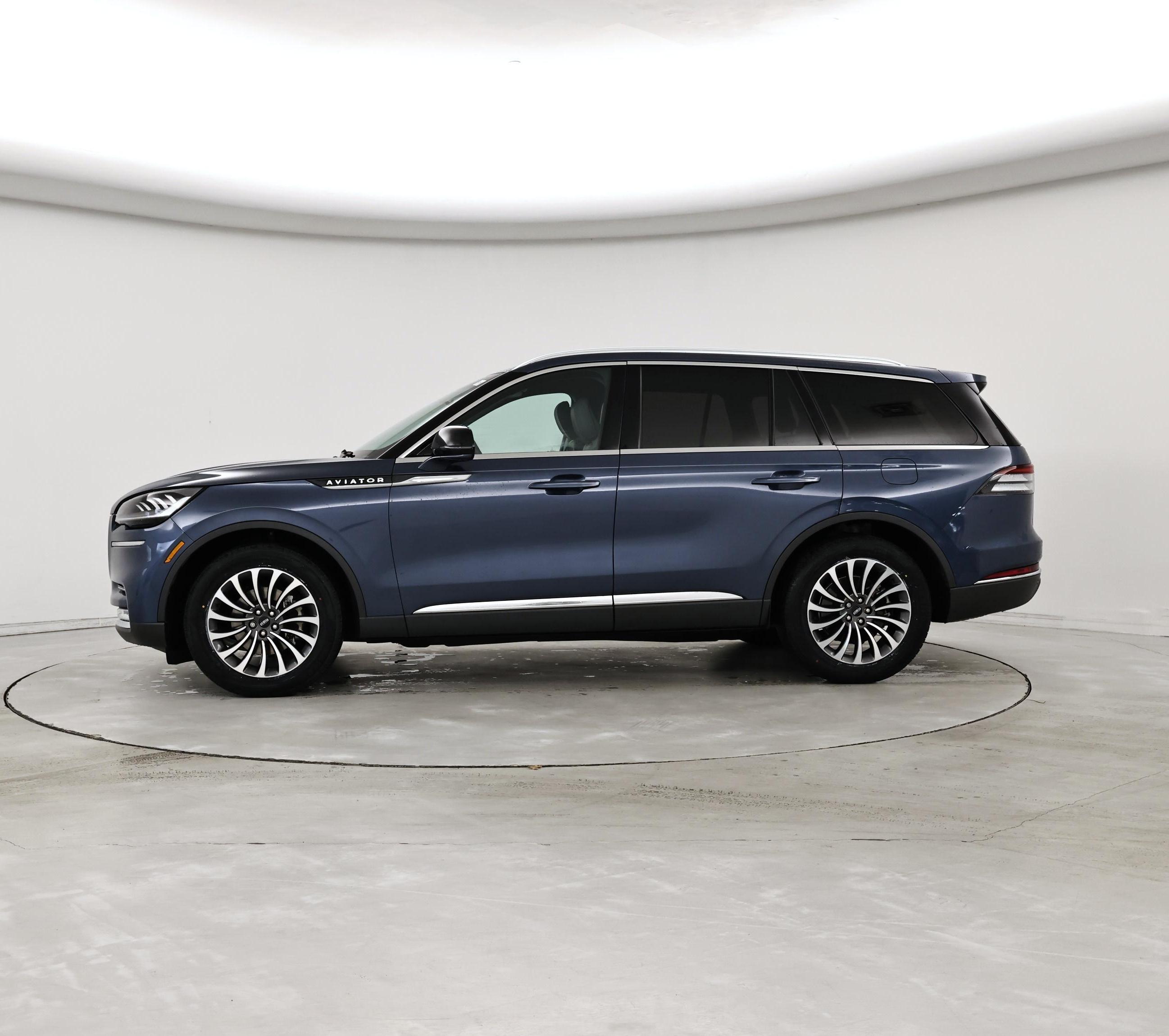 Thumbnail: 2020 Lincoln Aviator - 3