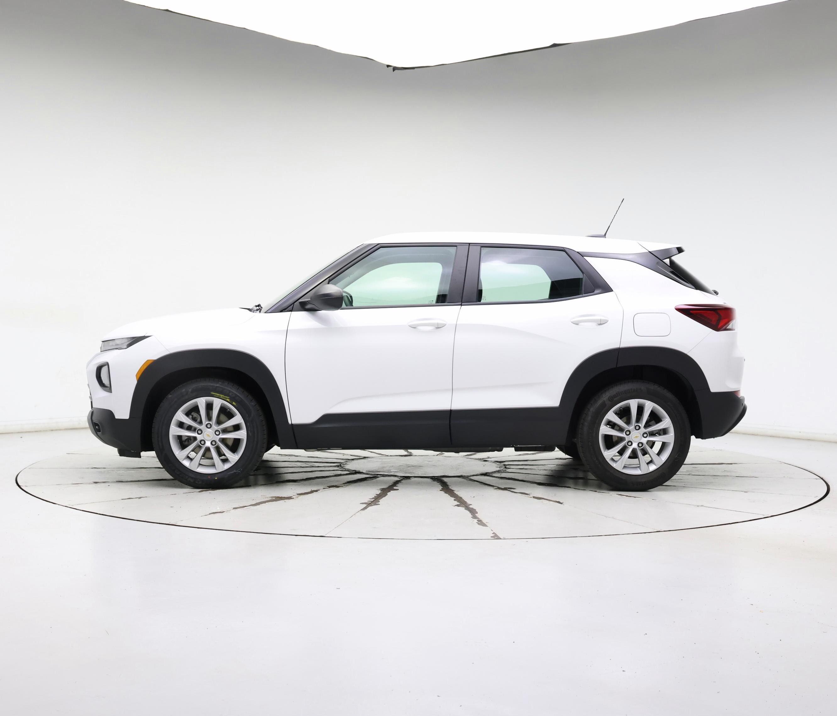 Thumbnail: 2022 Chevrolet TrailBlazer - 3