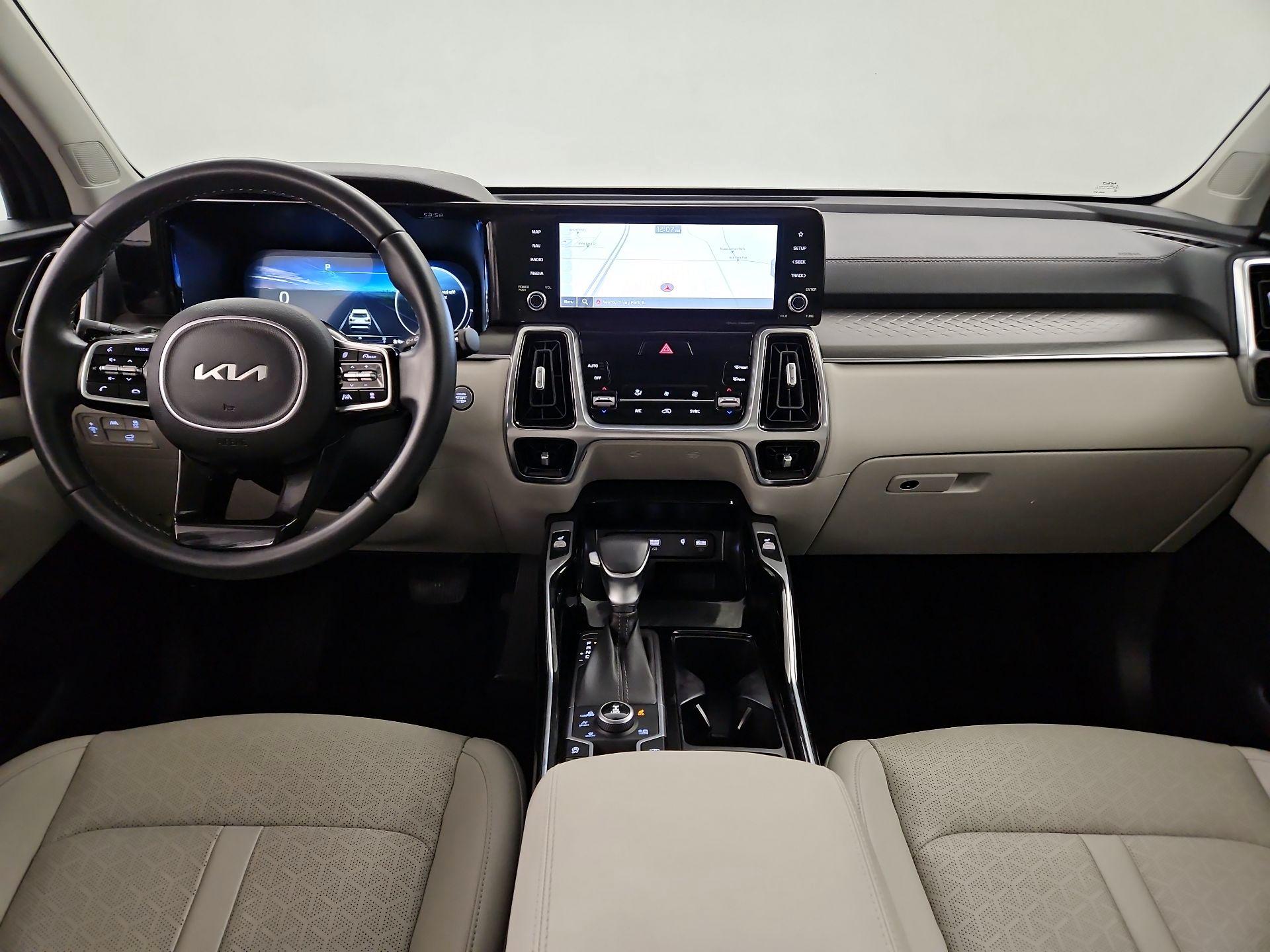 Thumbnail: 2023 Kia Sorento - 9