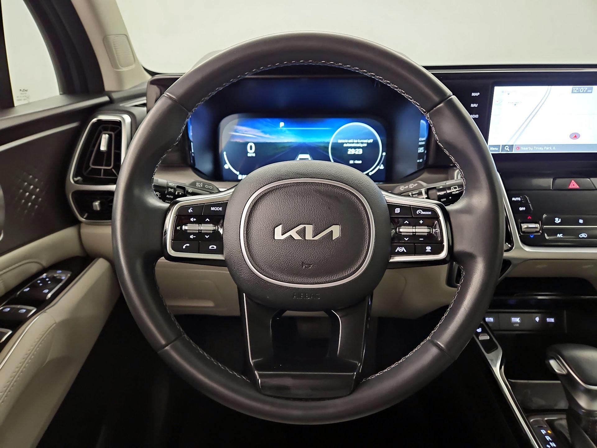 Thumbnail: 2023 Kia Sorento - 10