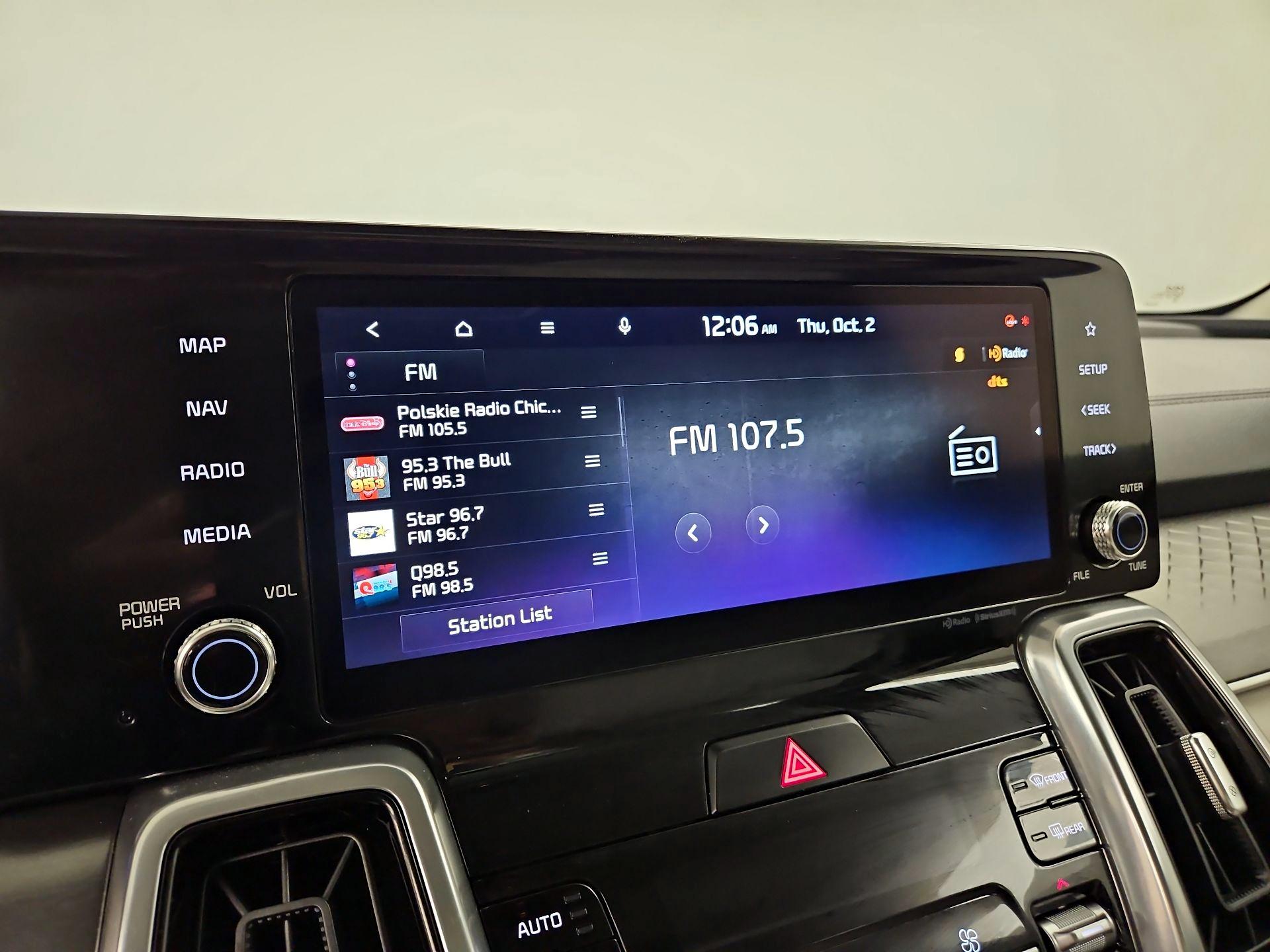 Thumbnail: 2023 Kia Sorento - 16