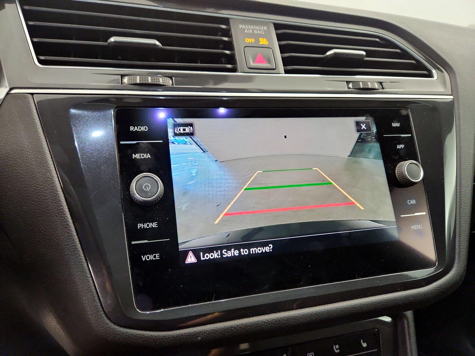 Thumbnail: 2022 Volkswagen Tiguan - 14