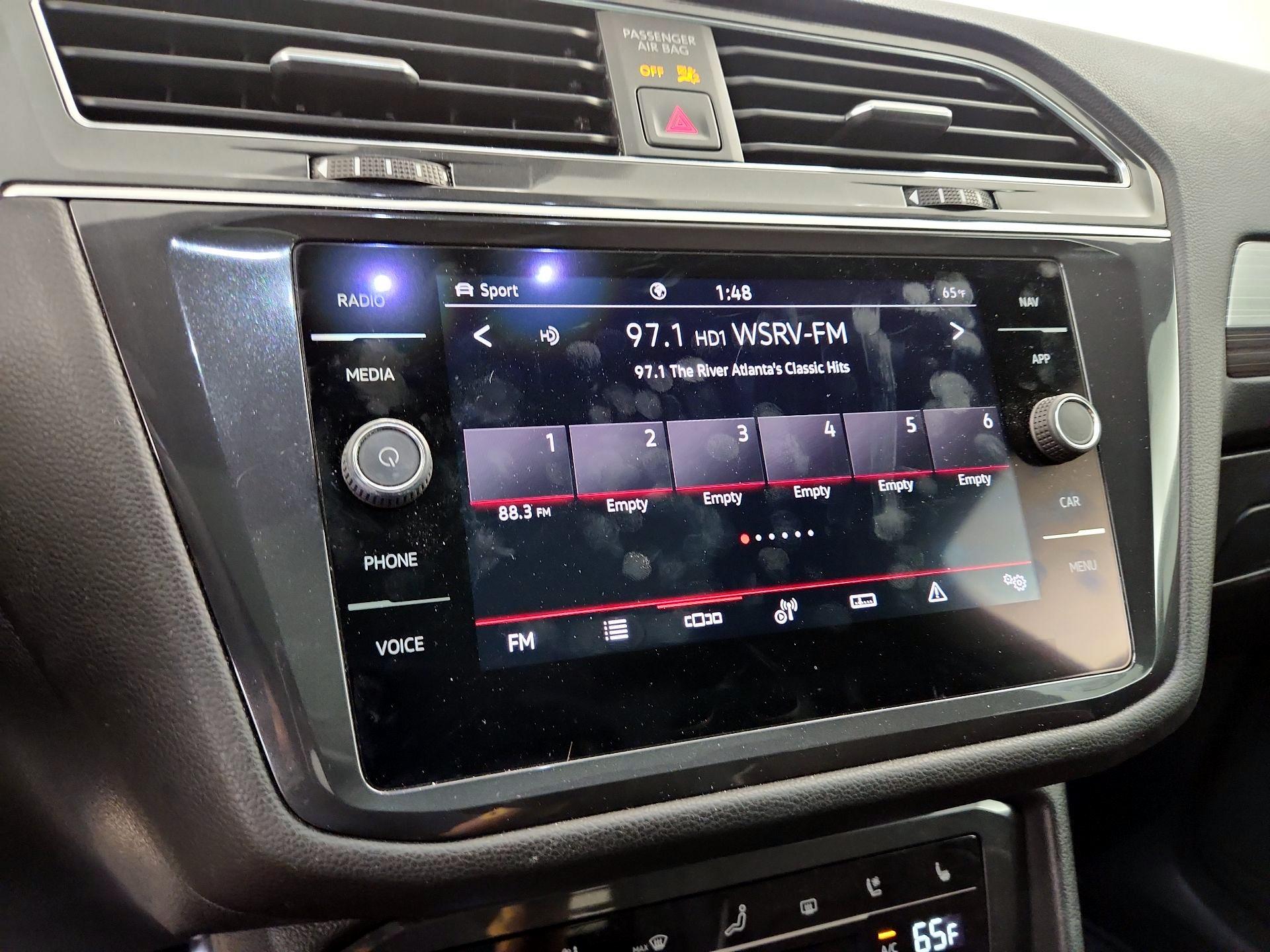 Thumbnail: 2022 Volkswagen Tiguan - 15