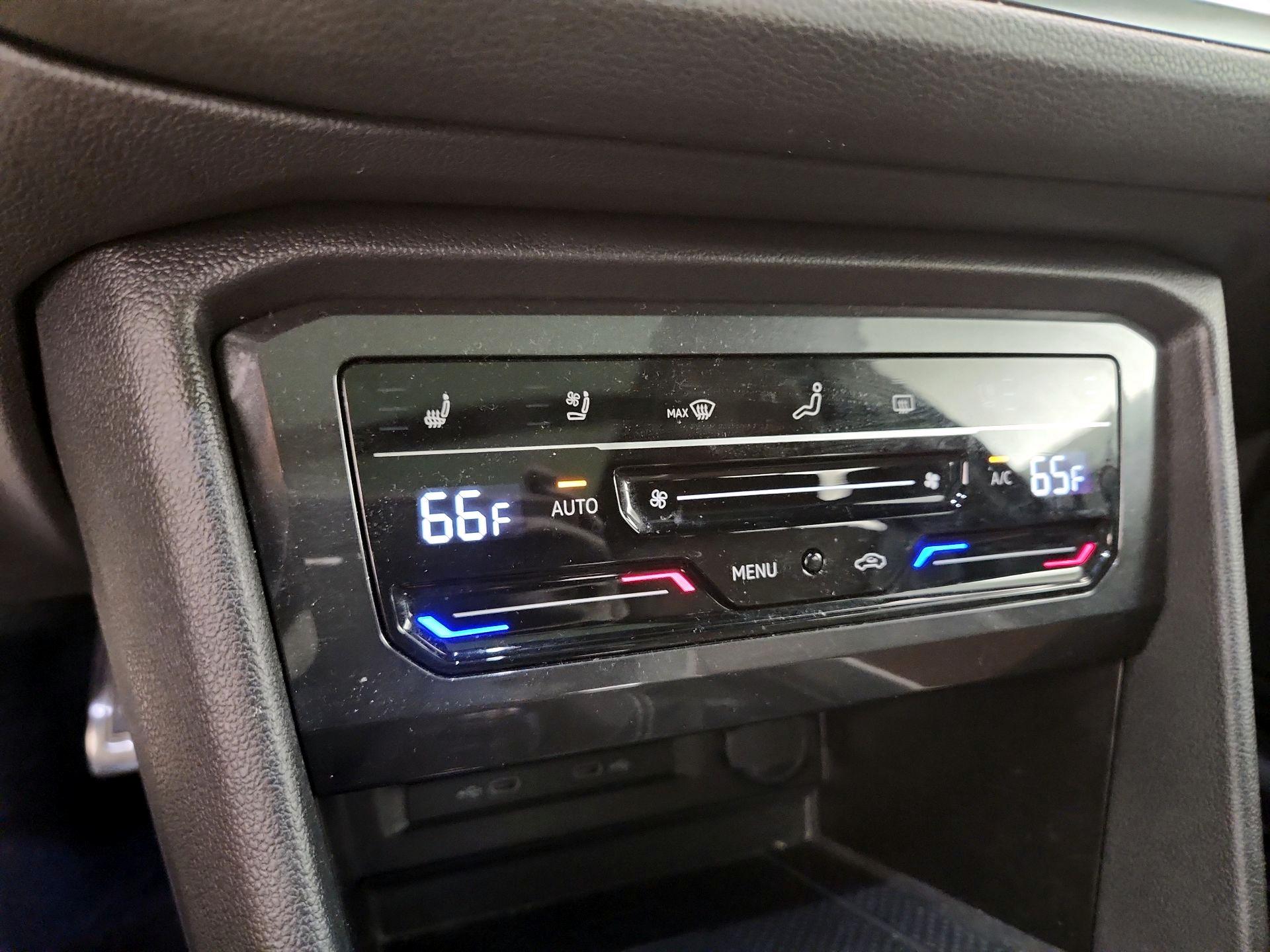 Thumbnail: 2022 Volkswagen Tiguan - 16