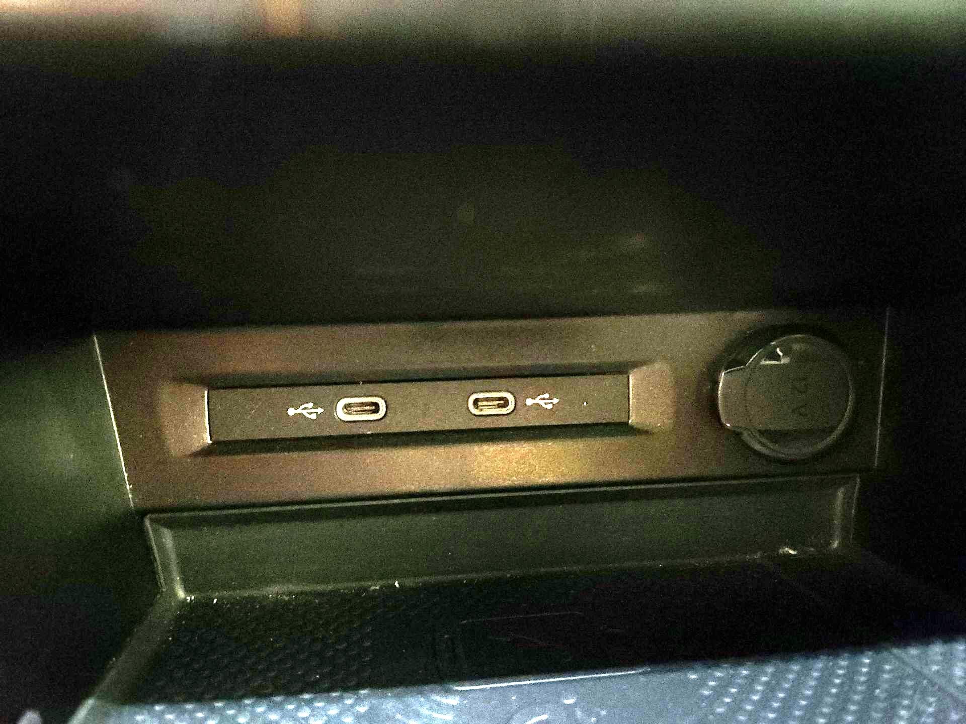 Thumbnail: 2022 Volkswagen Tiguan - 18