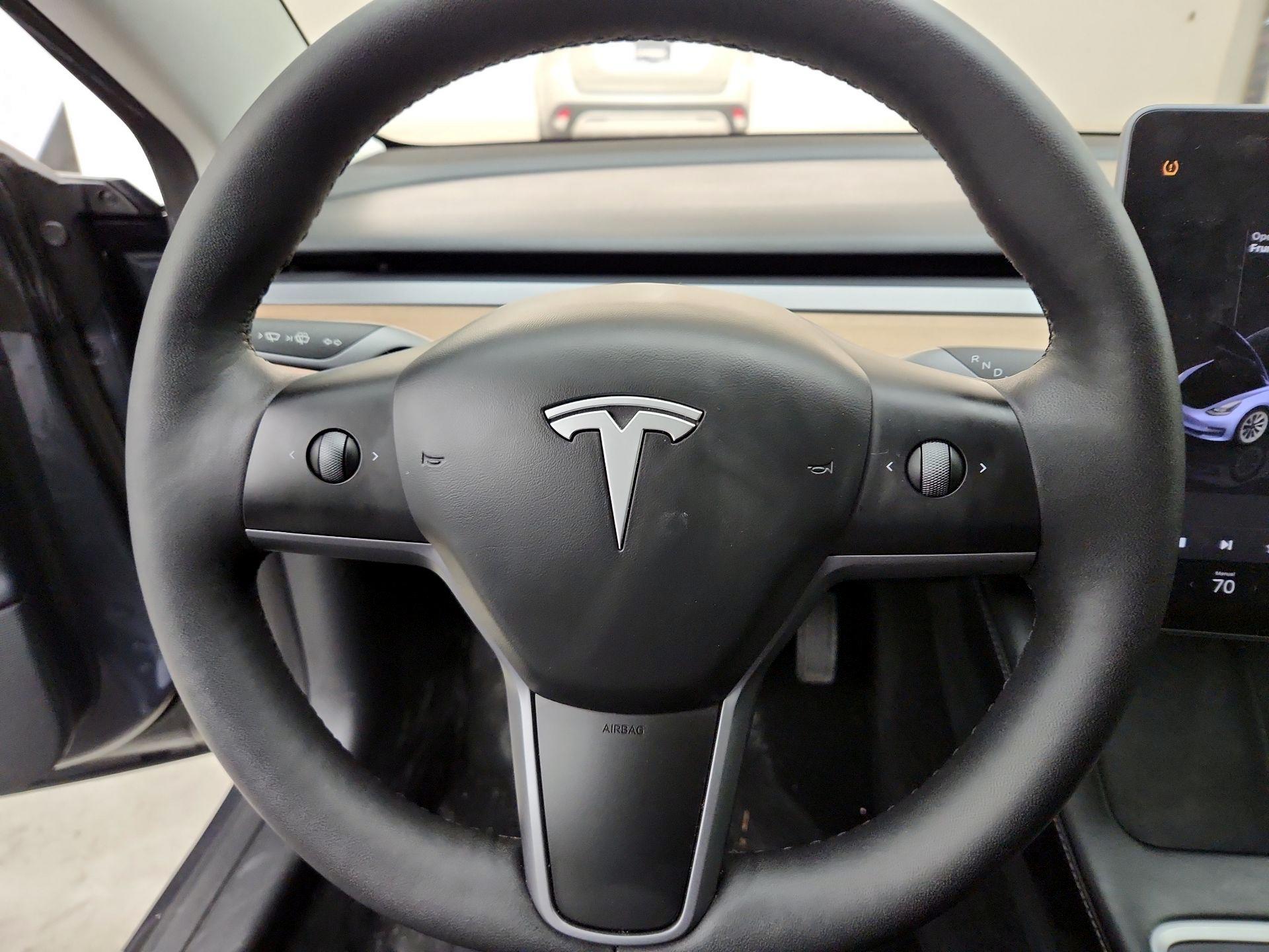 Thumbnail: 2023 Tesla Model 3 - 10