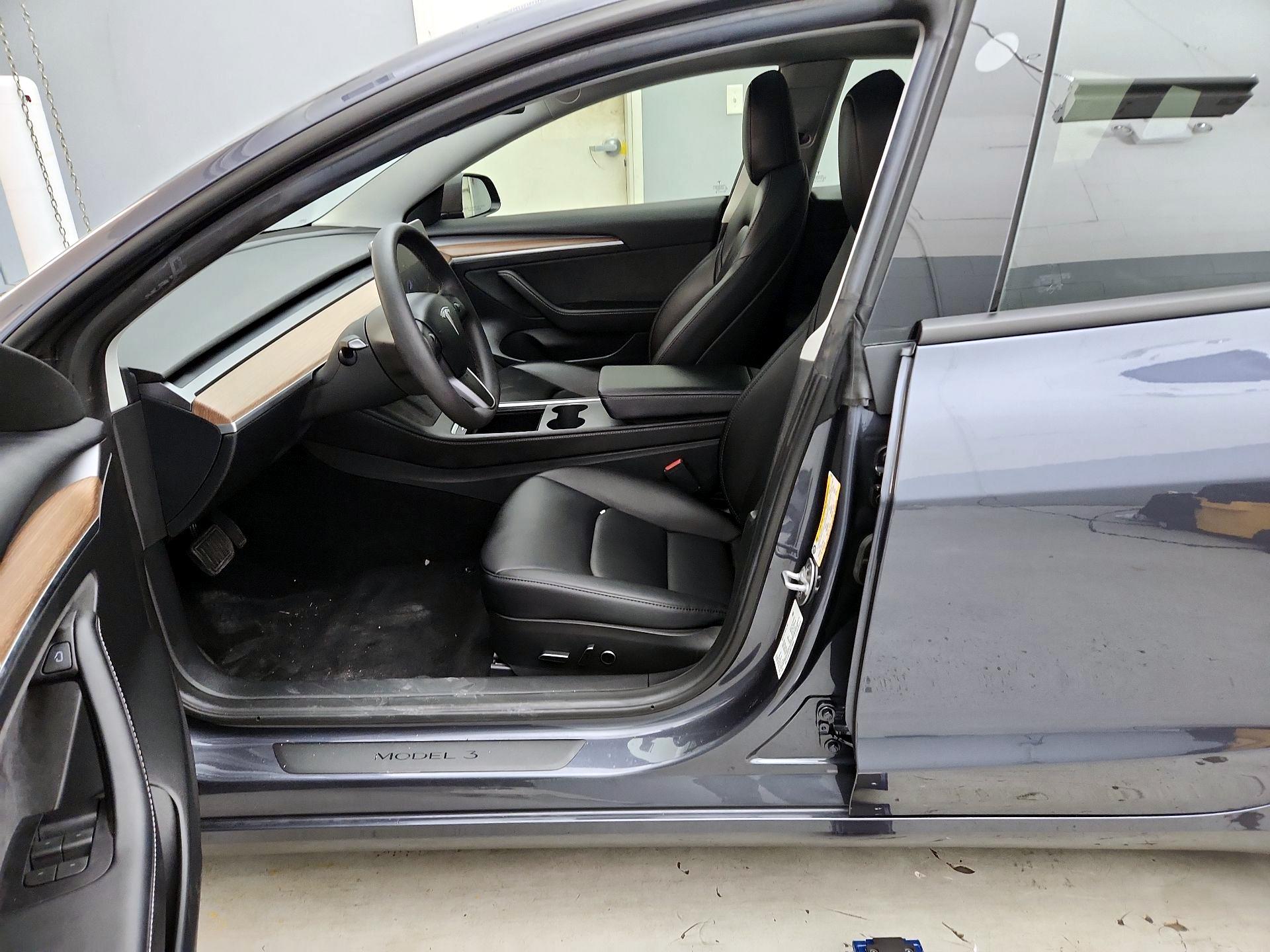 Thumbnail: 2023 Tesla Model 3 - 11