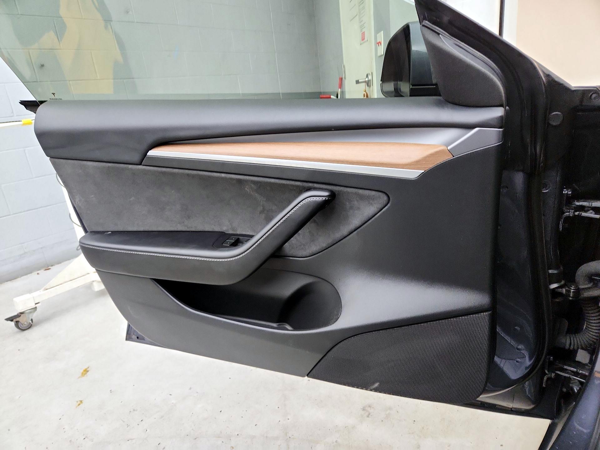 Thumbnail: 2023 Tesla Model 3 - 12