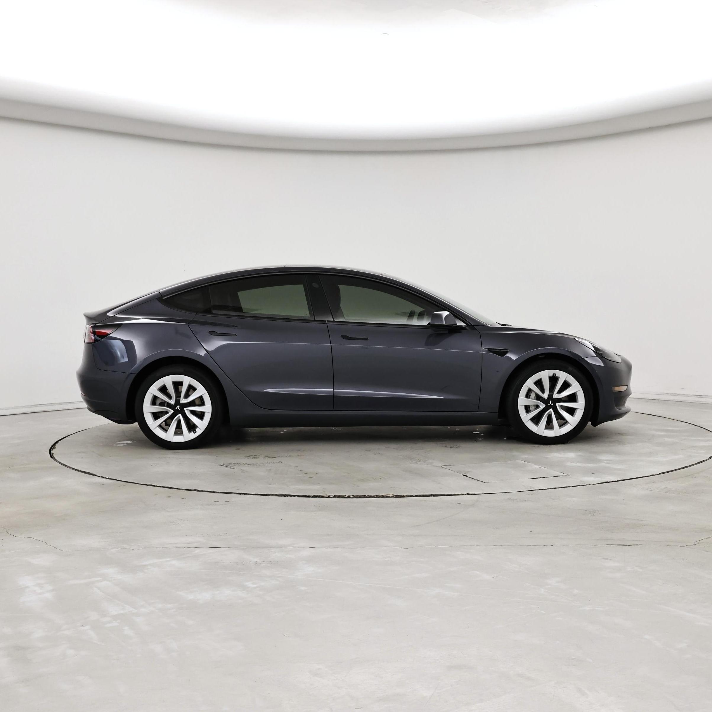 Thumbnail: 2023 Tesla Model 3 - 7