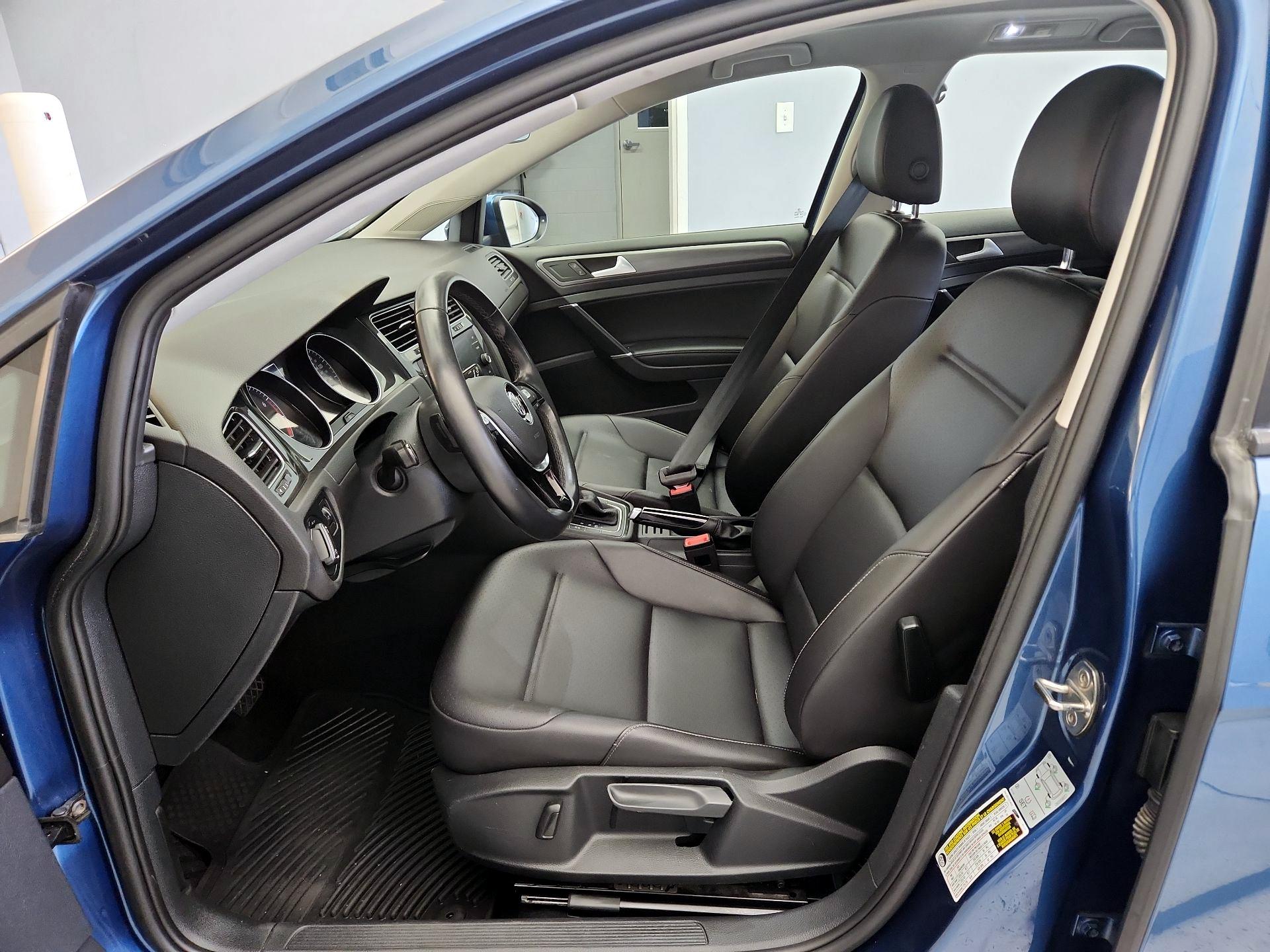 Thumbnail: 2019 Volkswagen Golf - 11