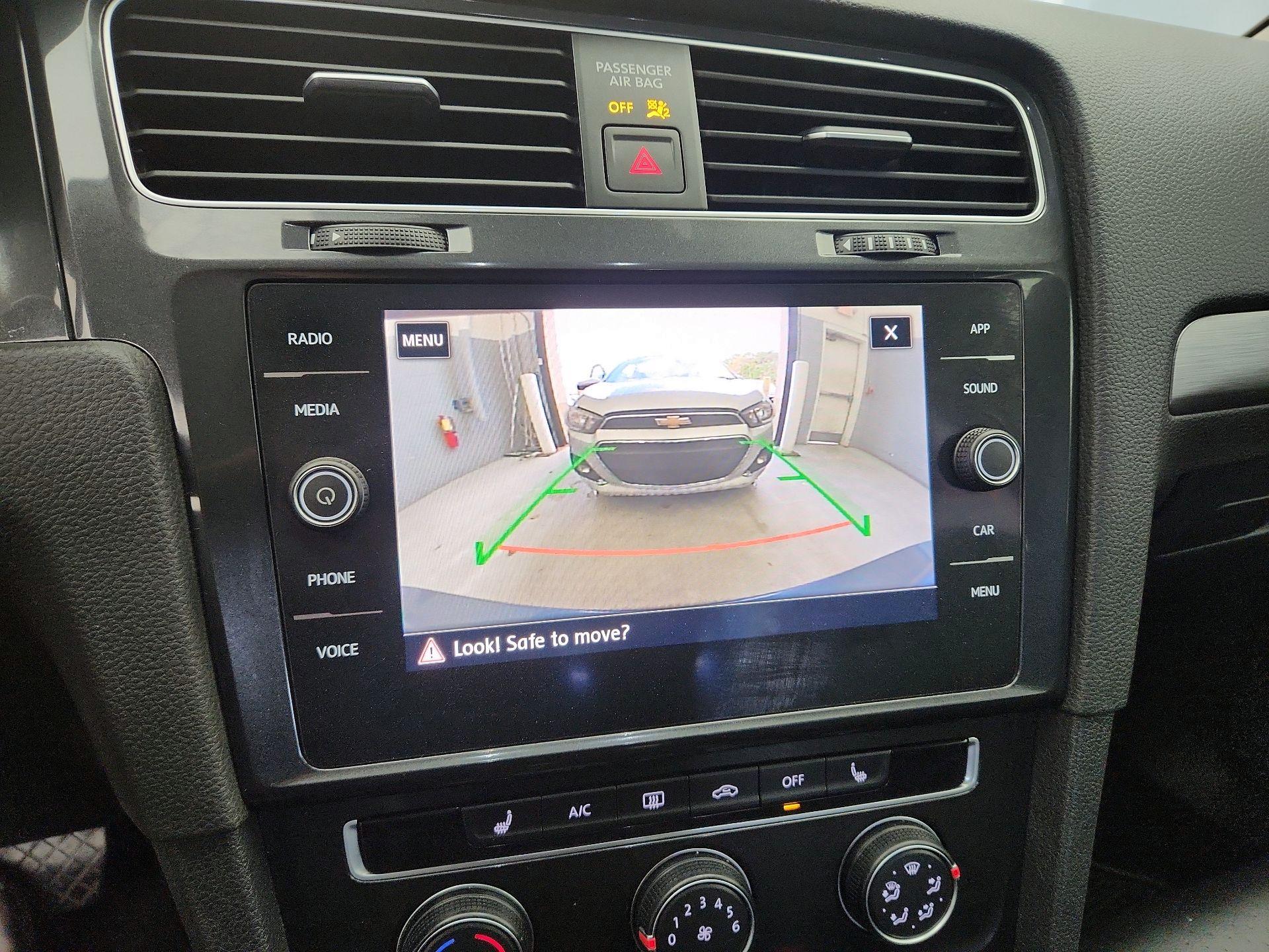 Thumbnail: 2019 Volkswagen Golf - 14