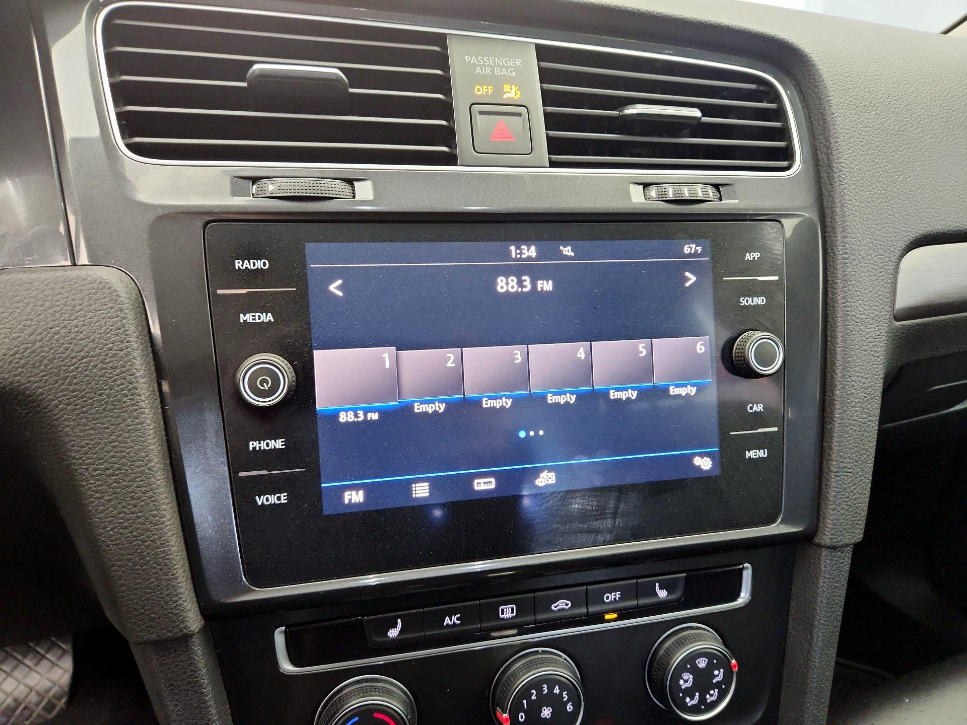 Thumbnail: 2019 Volkswagen Golf - 15