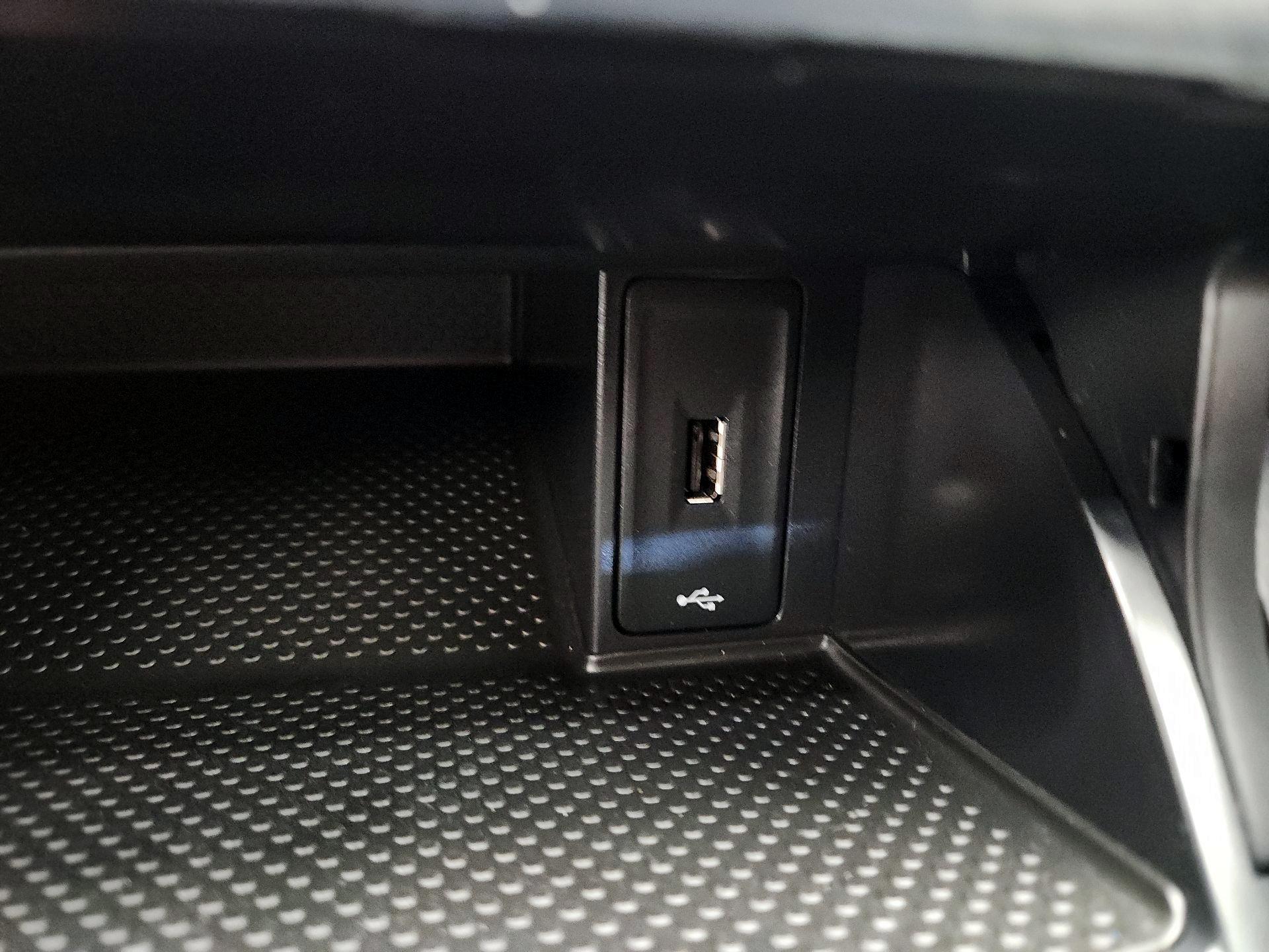 Thumbnail: 2019 Volkswagen Golf - 18