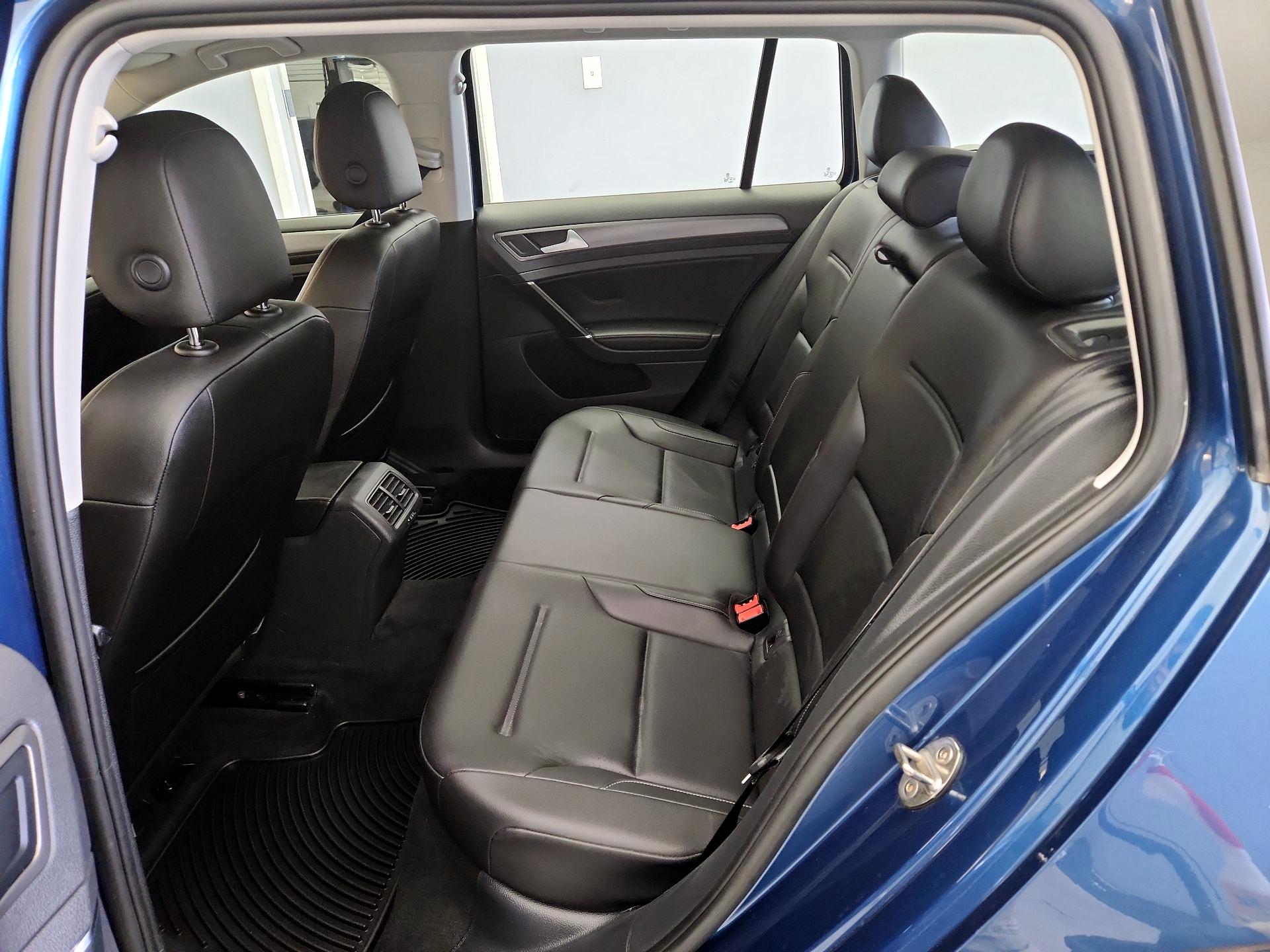 Thumbnail: 2019 Volkswagen Golf - 19