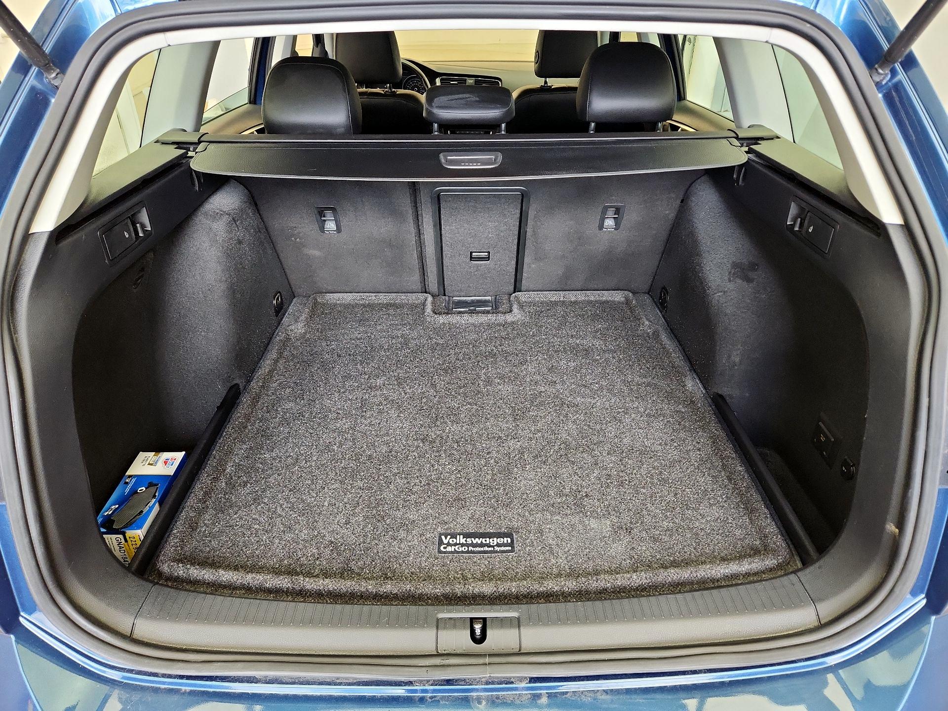 Thumbnail: 2019 Volkswagen Golf - 20