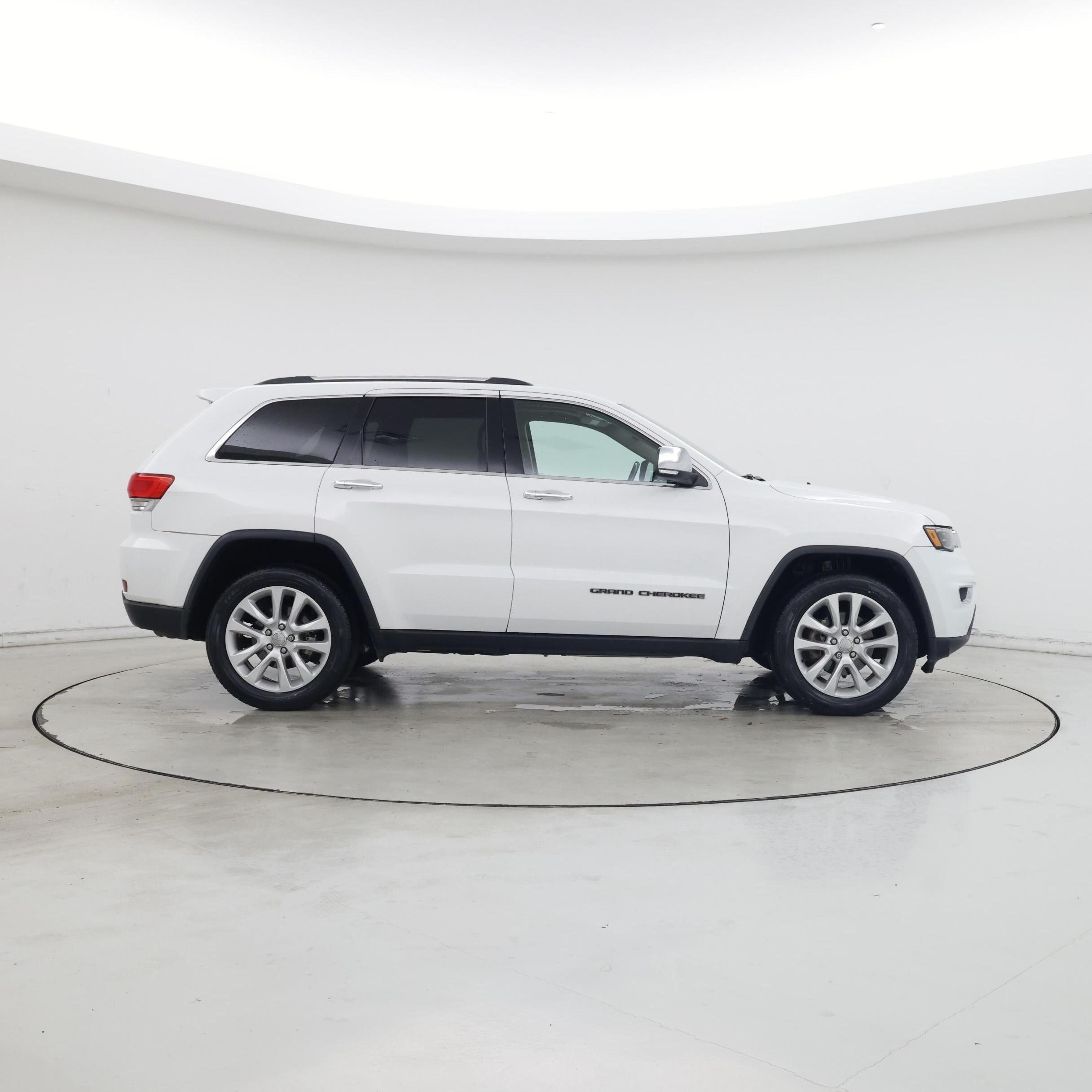 Thumbnail: 2017 Jeep Grand Cherokee - 7